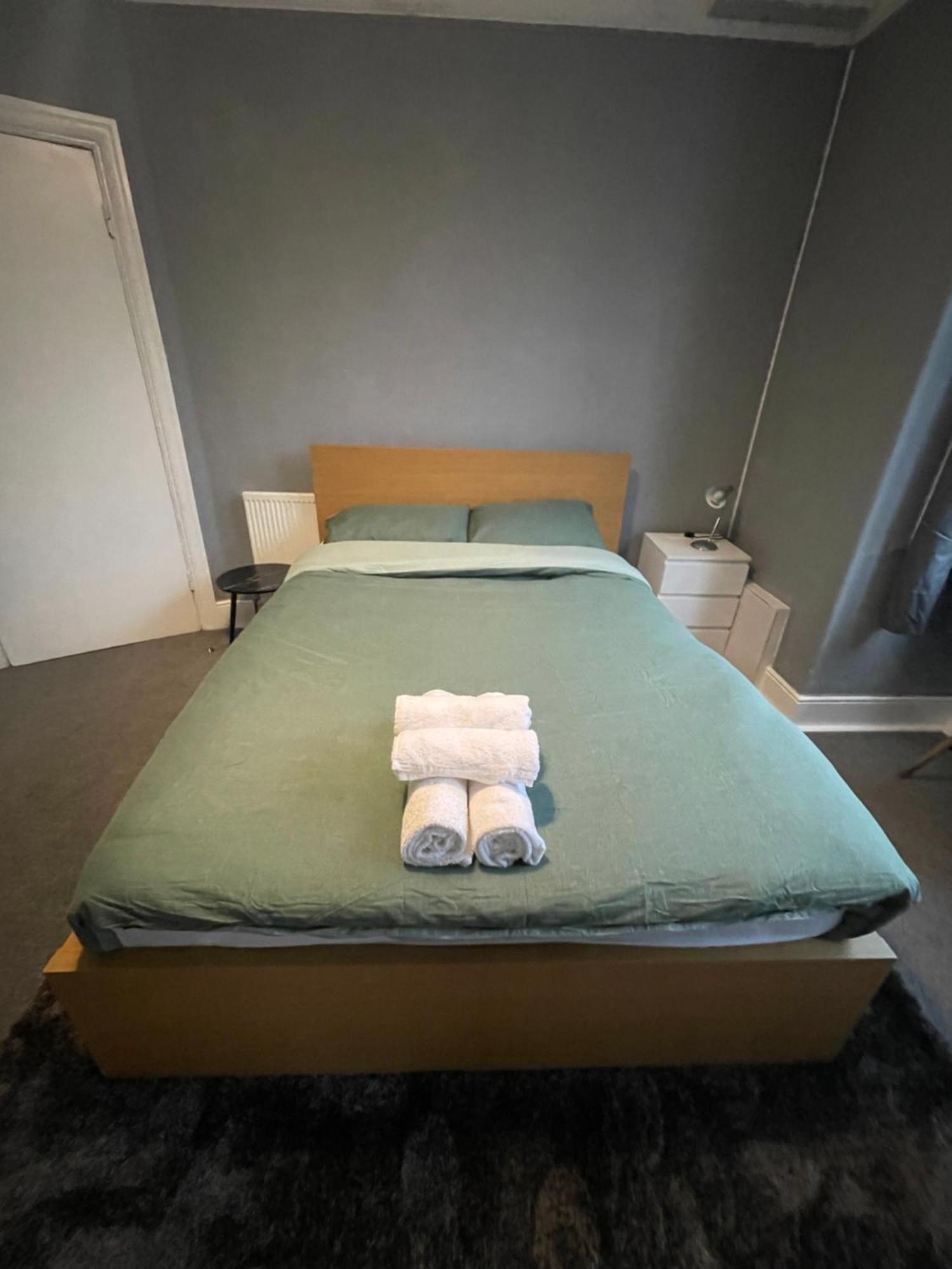 Cosy Double A Stones Throw From Wembley Stadium Gasthof London