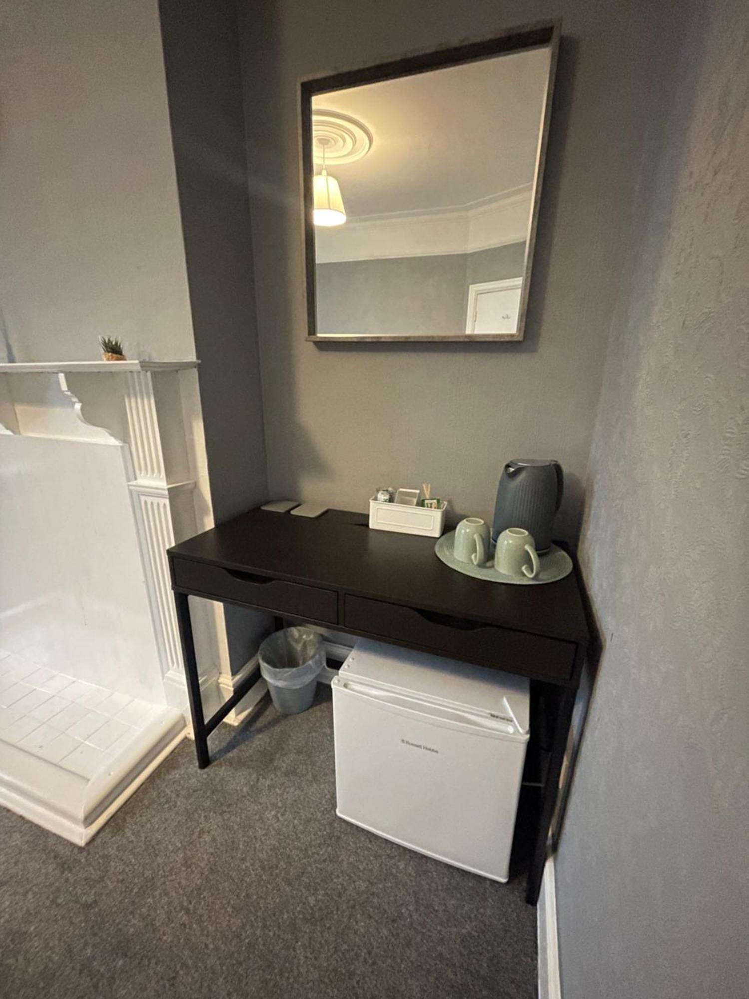 Gasthof Cosy Double A Stones Throw From Wembley Stadium