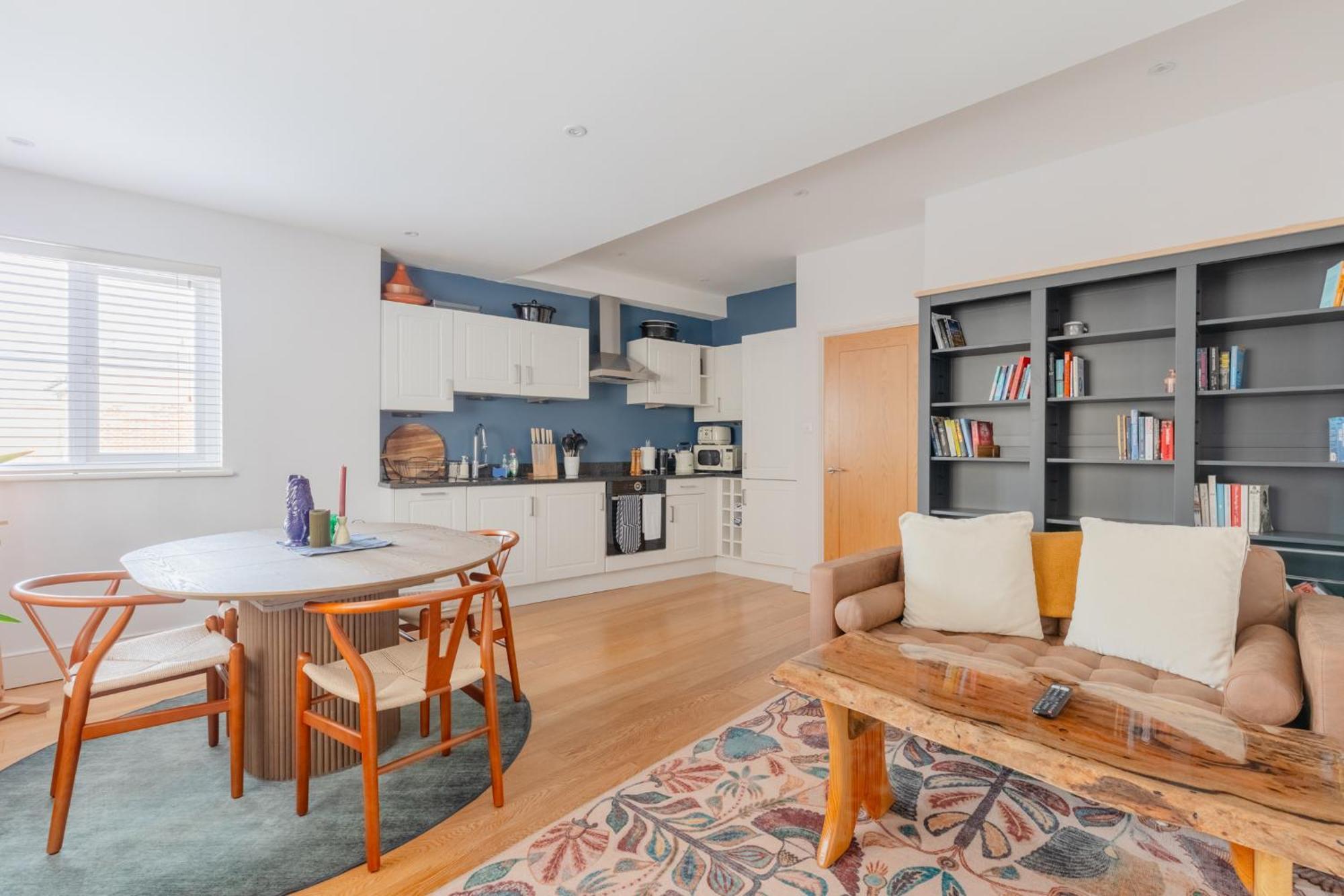 Beautifully Designed 1bd Flat Near Balham Station *