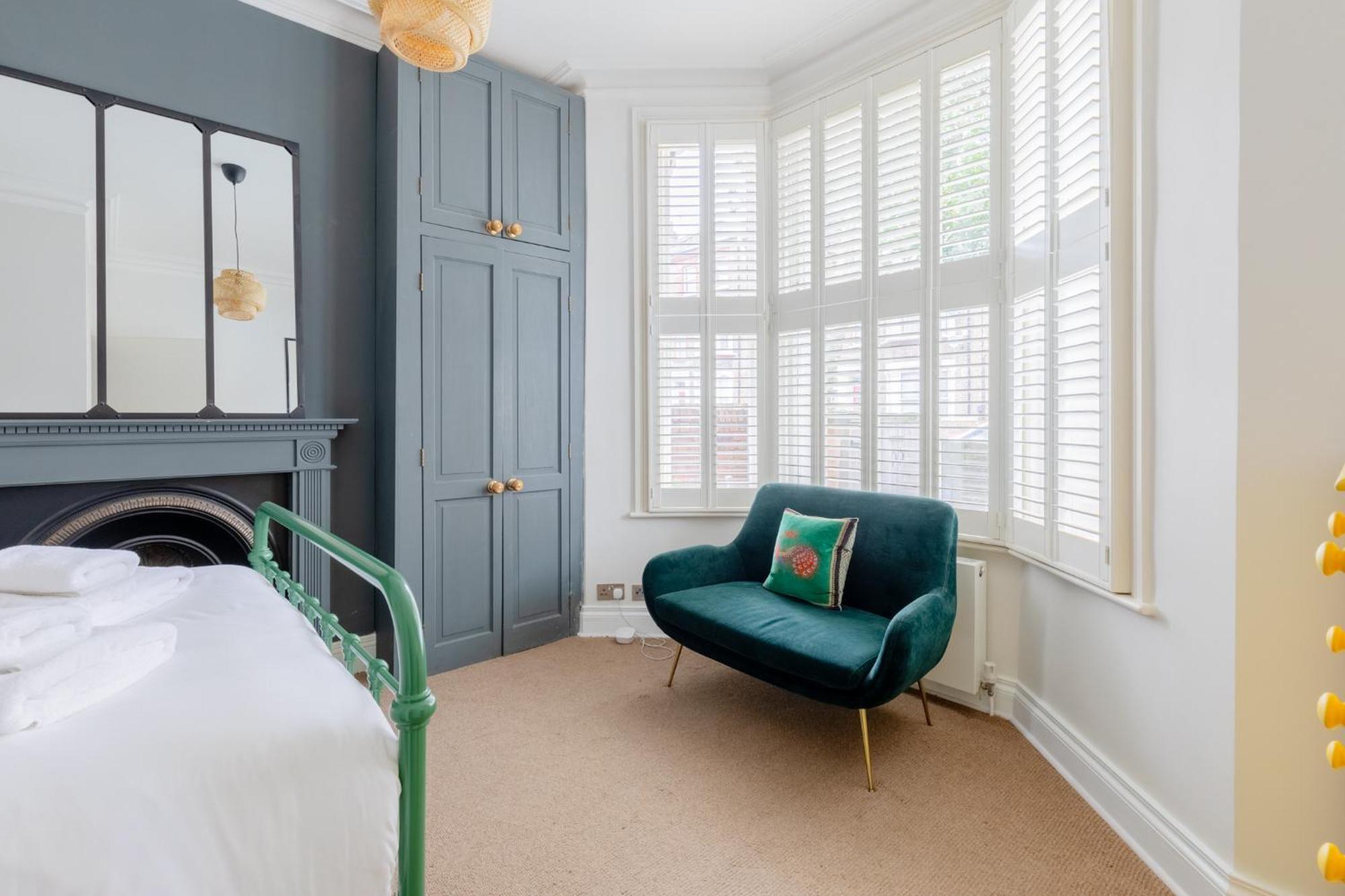 Apartment Period-chic 2bd Flat With Private Patio London