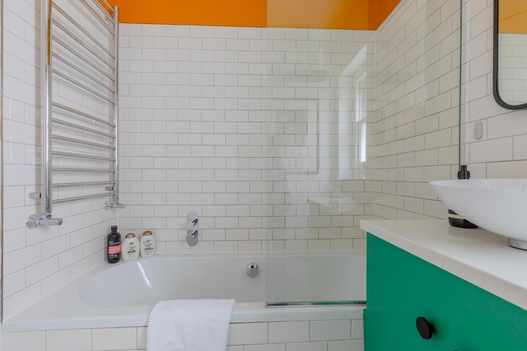 Period-chic 2bd Flat With Private Patio