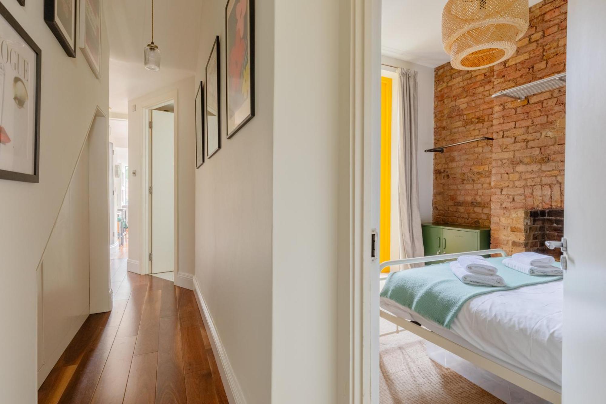 Period-chic 2bd Flat With Private Patio London
