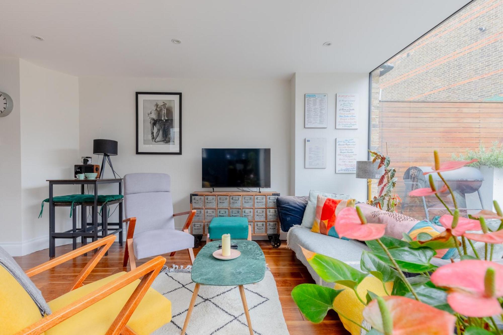 Period-chic 2bd Flat With Private Patio