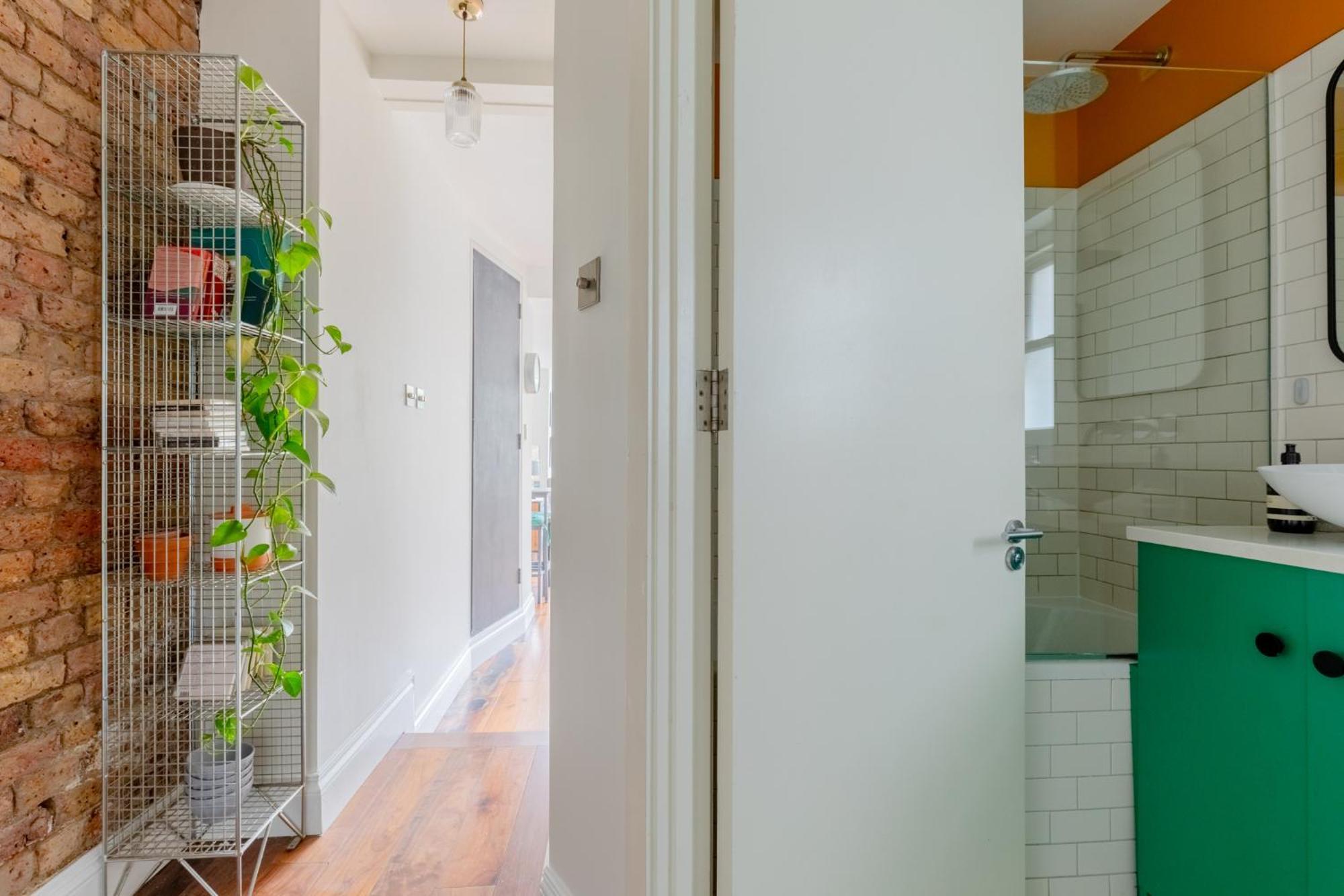 Period-chic 2bd Flat With Private Patio London
