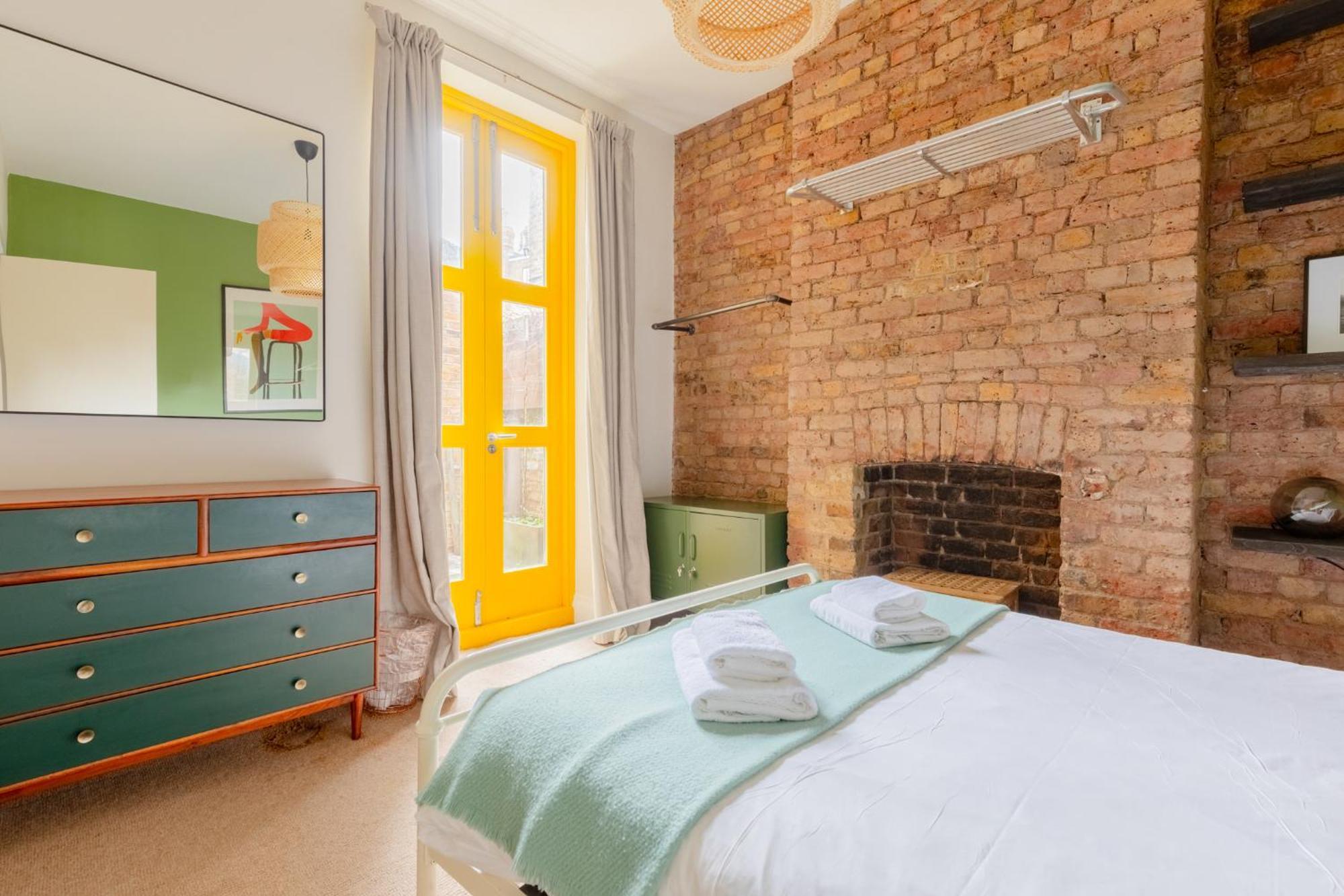 Period-chic 2bd Flat With Private Patio Apartment *