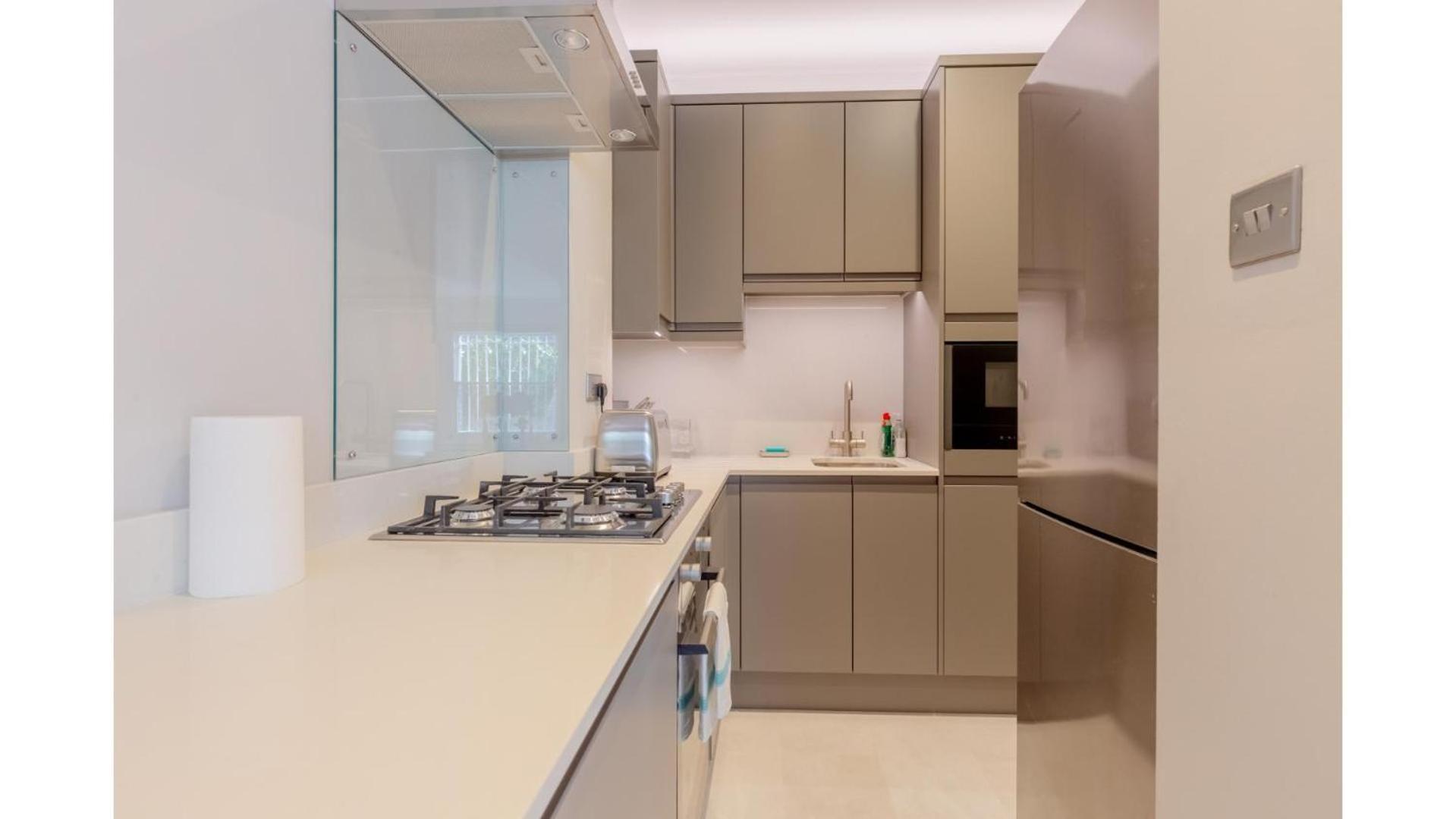 Apartment Sophisticated 2bd Flat With Patio West Kensington London