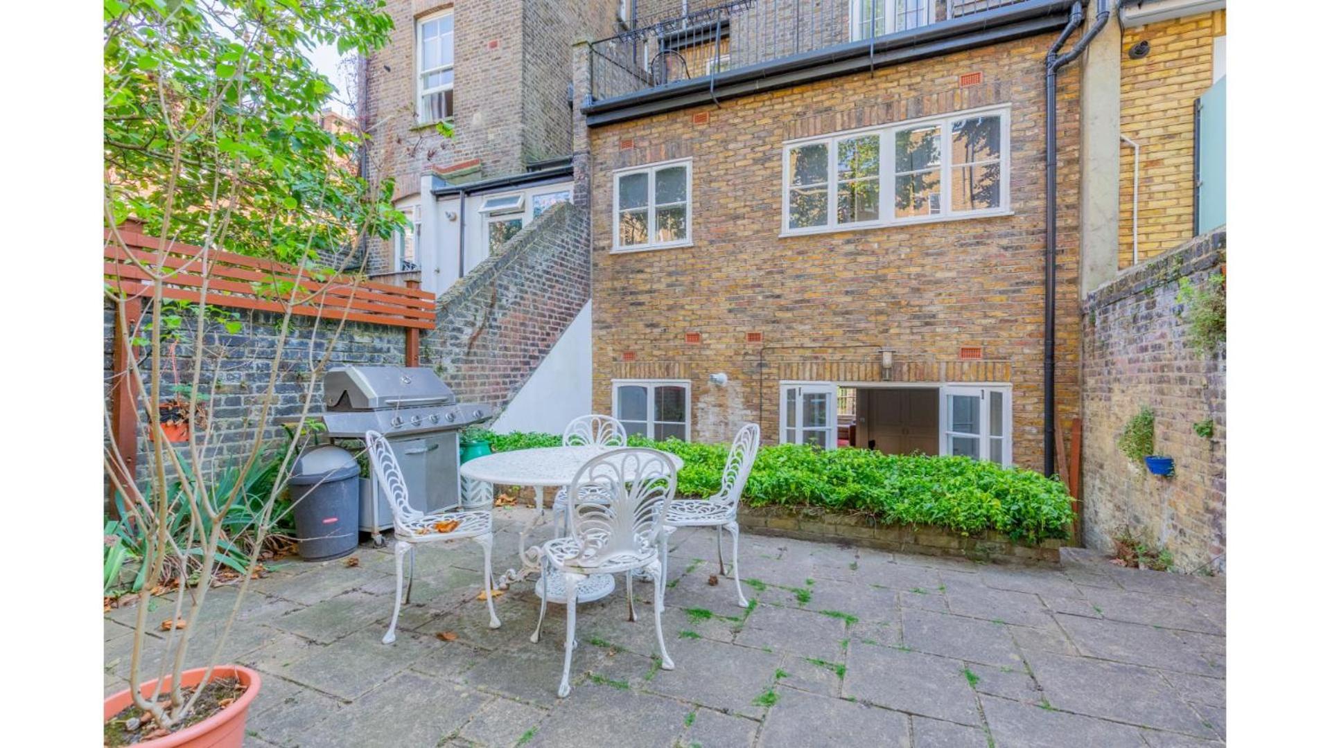 Sophisticated 2bd Flat With Patio West Kensington * London
