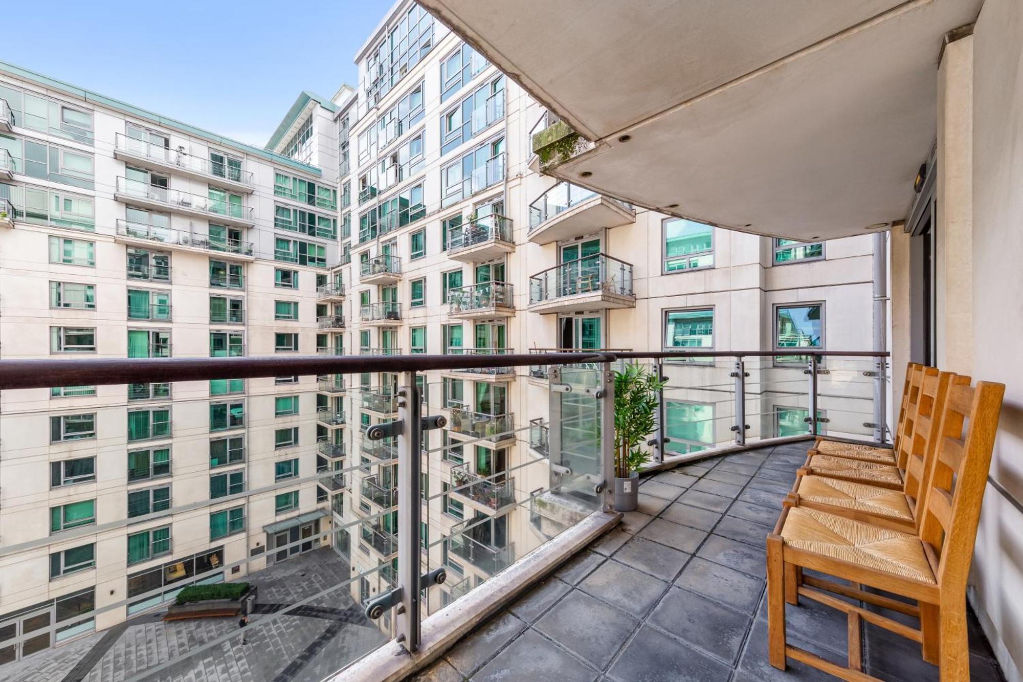 St, George Wharf Vauxhall Bridge Large 2bedrooms With River View Panoramic Balcony * Londen