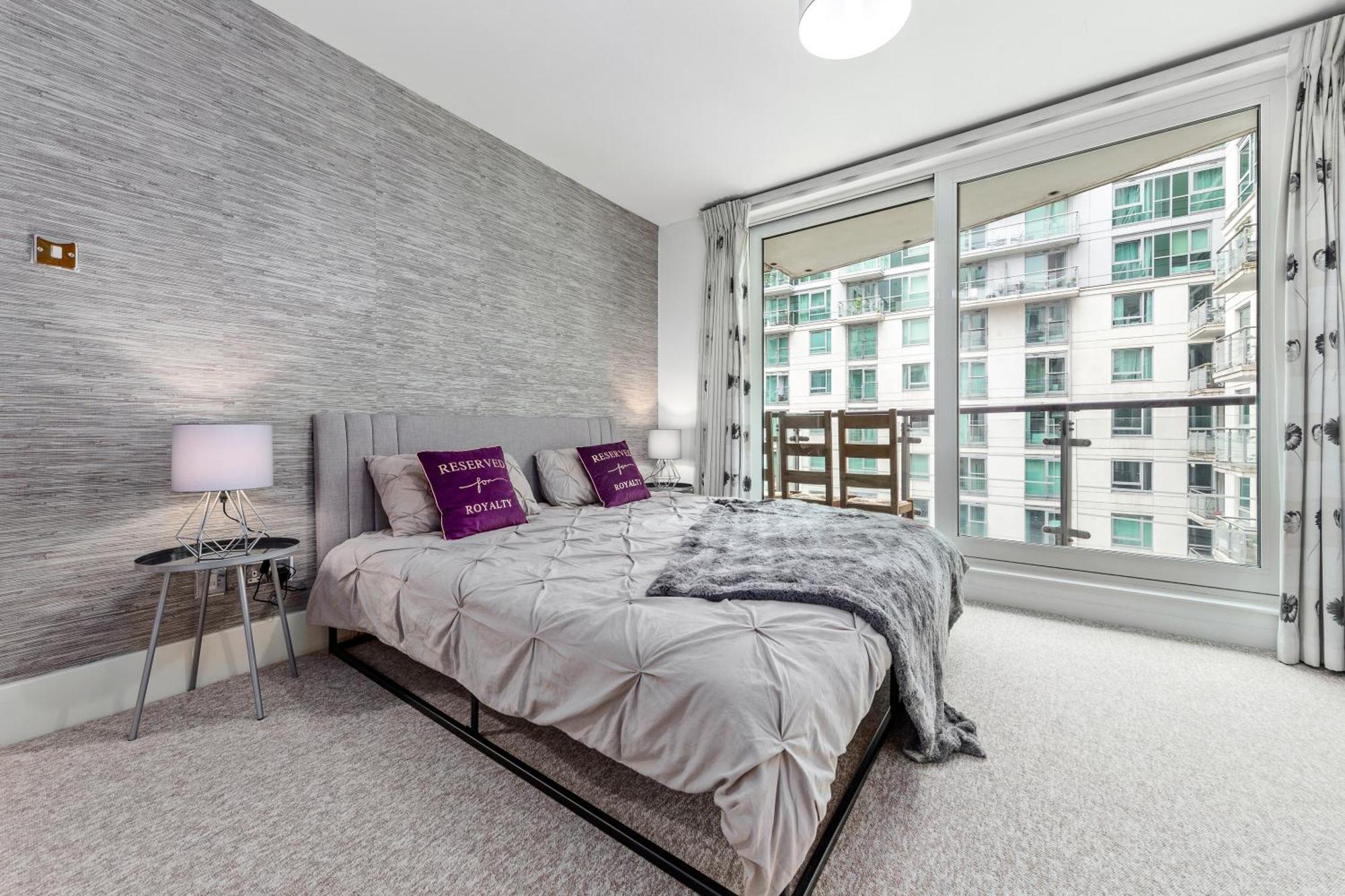 St, George Wharf Vauxhall Bridge Large 2bedrooms With River View Panoramic Balcony * Londen