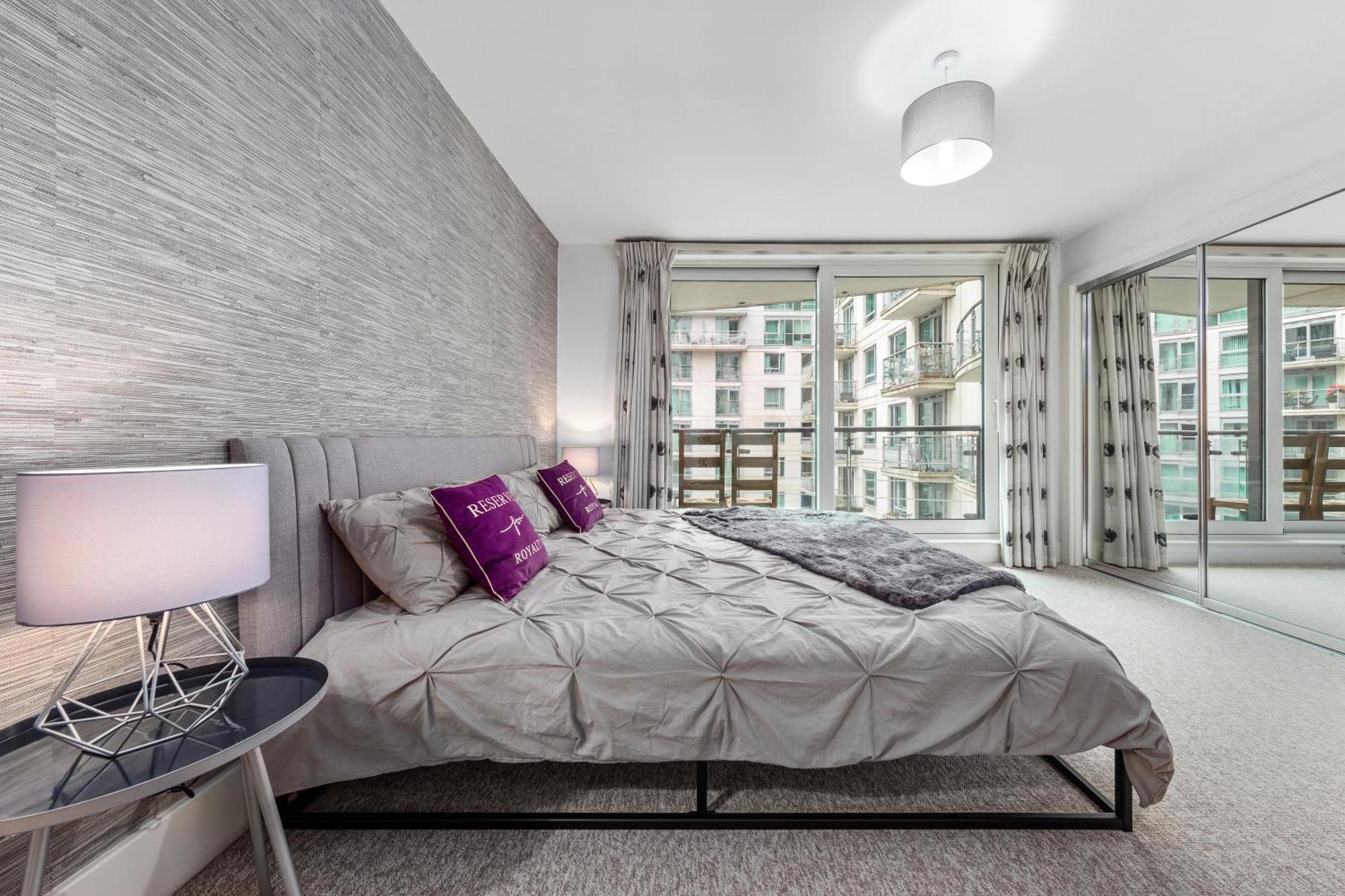 St, George Wharf Vauxhall Bridge Large 2bedrooms With River View Panoramic Balcony Appartement *