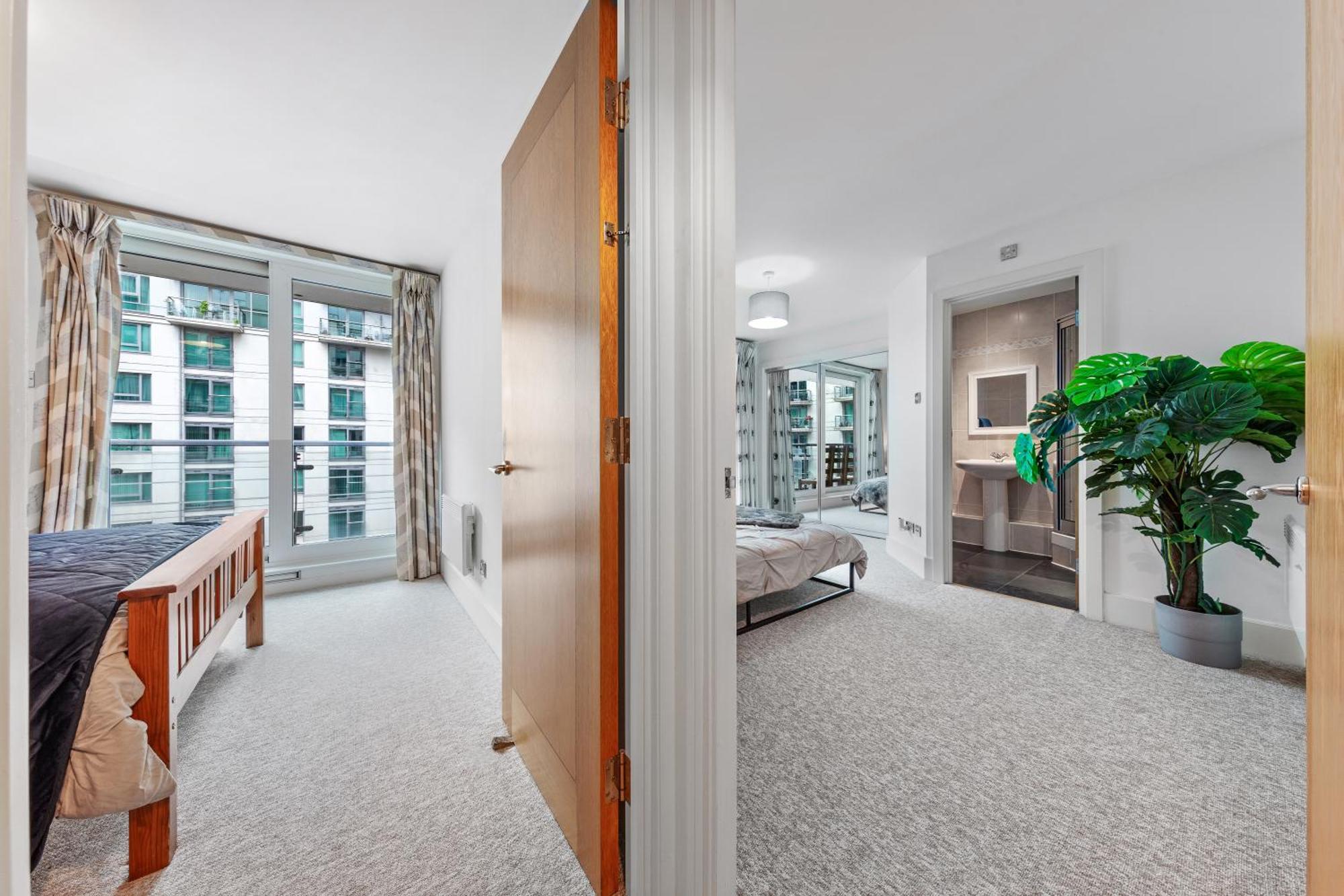 St, George Wharf Vauxhall Bridge Large 2bedrooms With River View Panoramic Balcony Londen