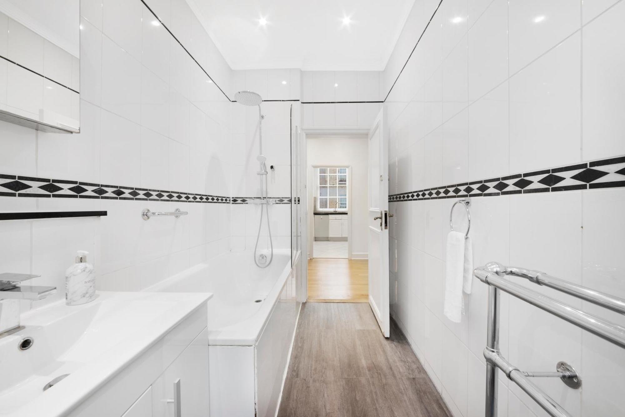 Apartment 2 Bed Apartment- Mayfair 1