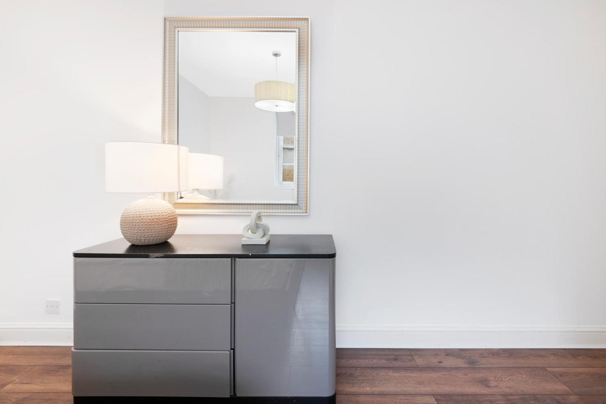 2 Bed Apartment- Mayfair 1 *