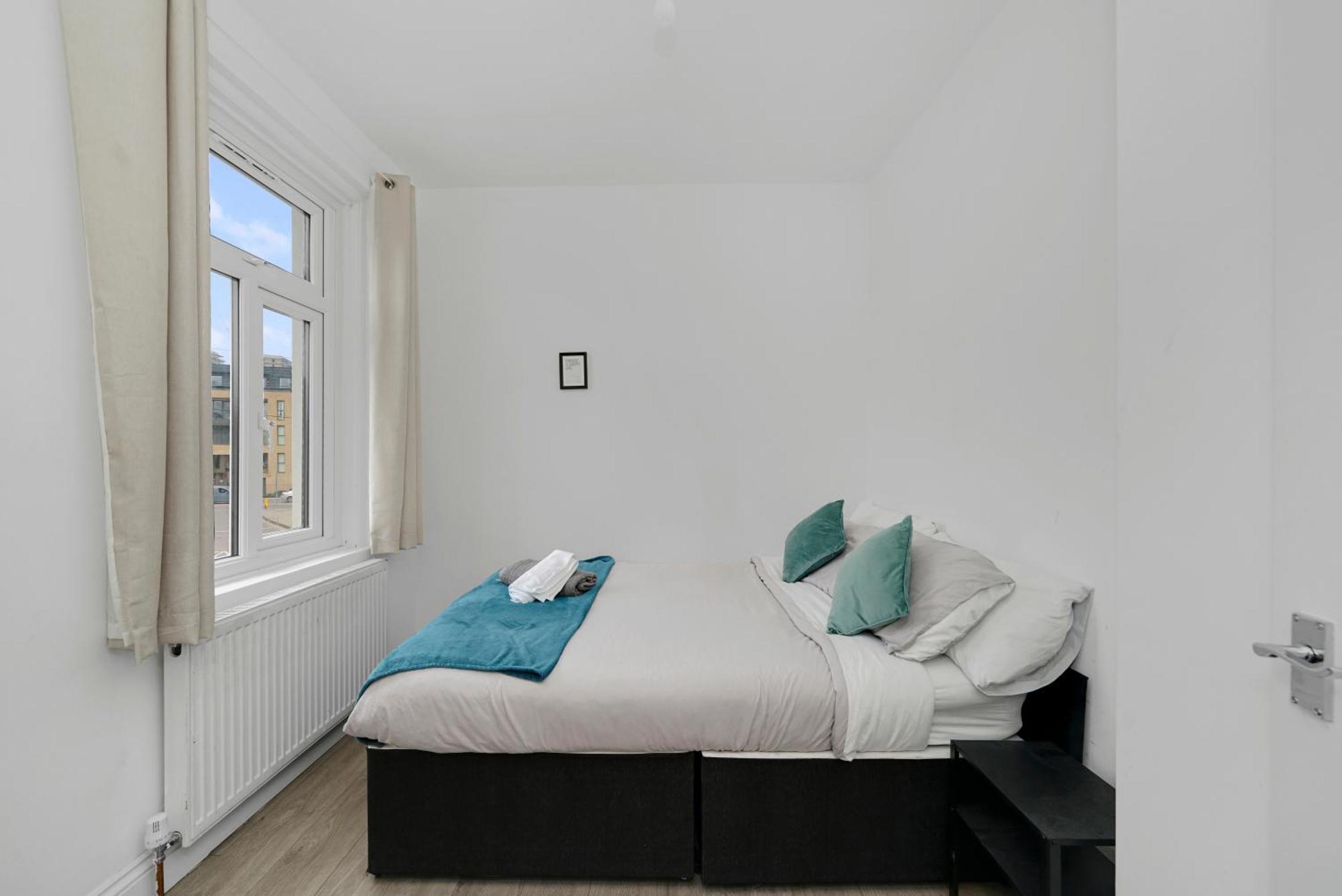 Leilighet Startlet - On Elizabeth Line With Free Parking