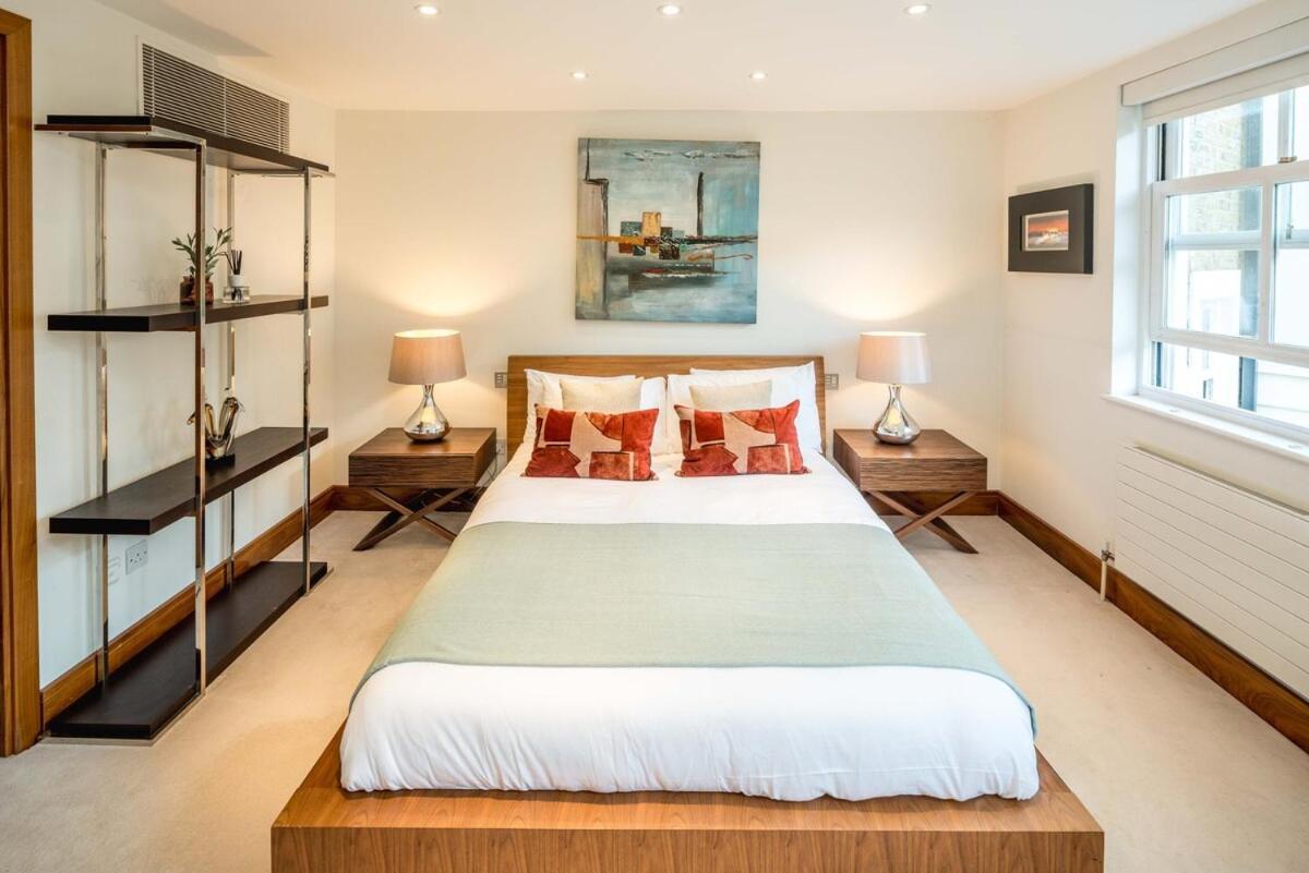 -air Con- Luxury Townhouse - High St Kensington! Villa London