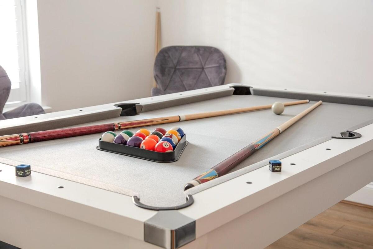 Appartement Spacious 3 Bedroom With Ps5 And Pool Table Near O2 Arena Canary Wharf And Elizabeth Line To Londen