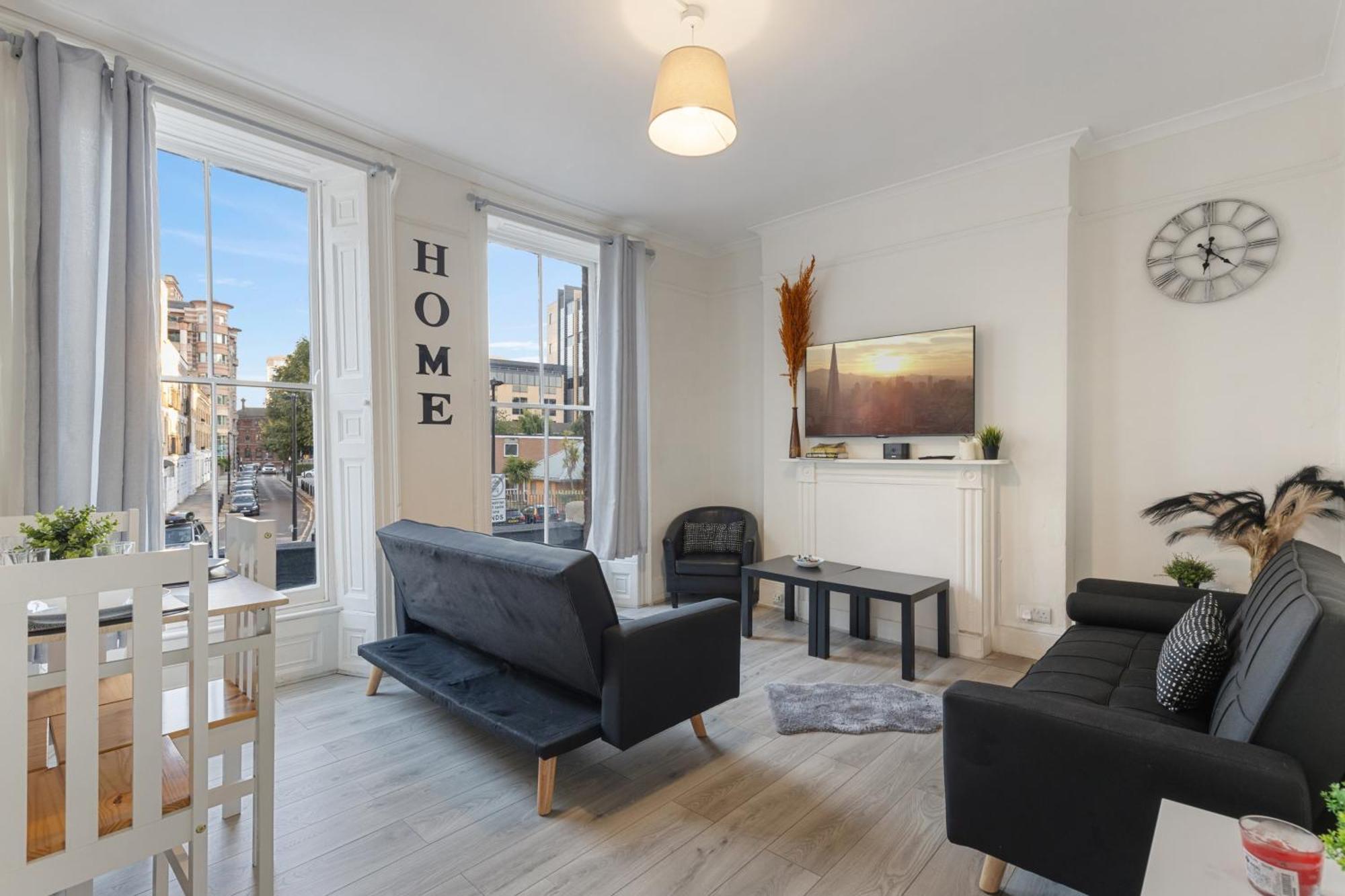 Escape - Spacious 4 Bedroom House *