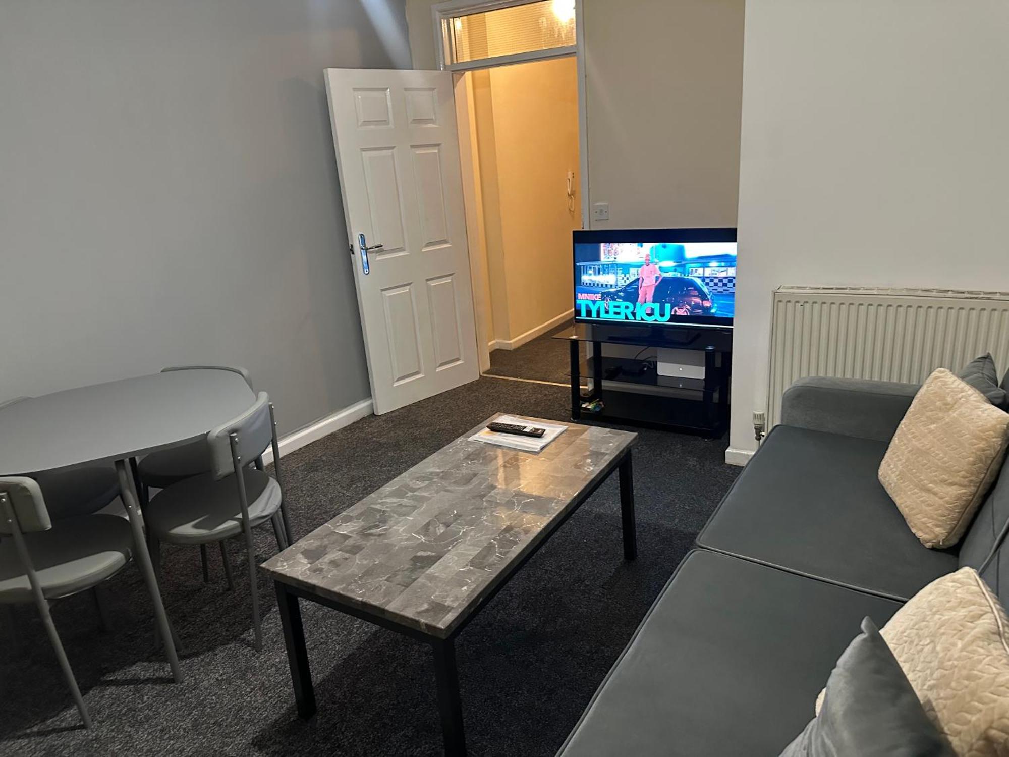 Great 2 Bed Apartment London