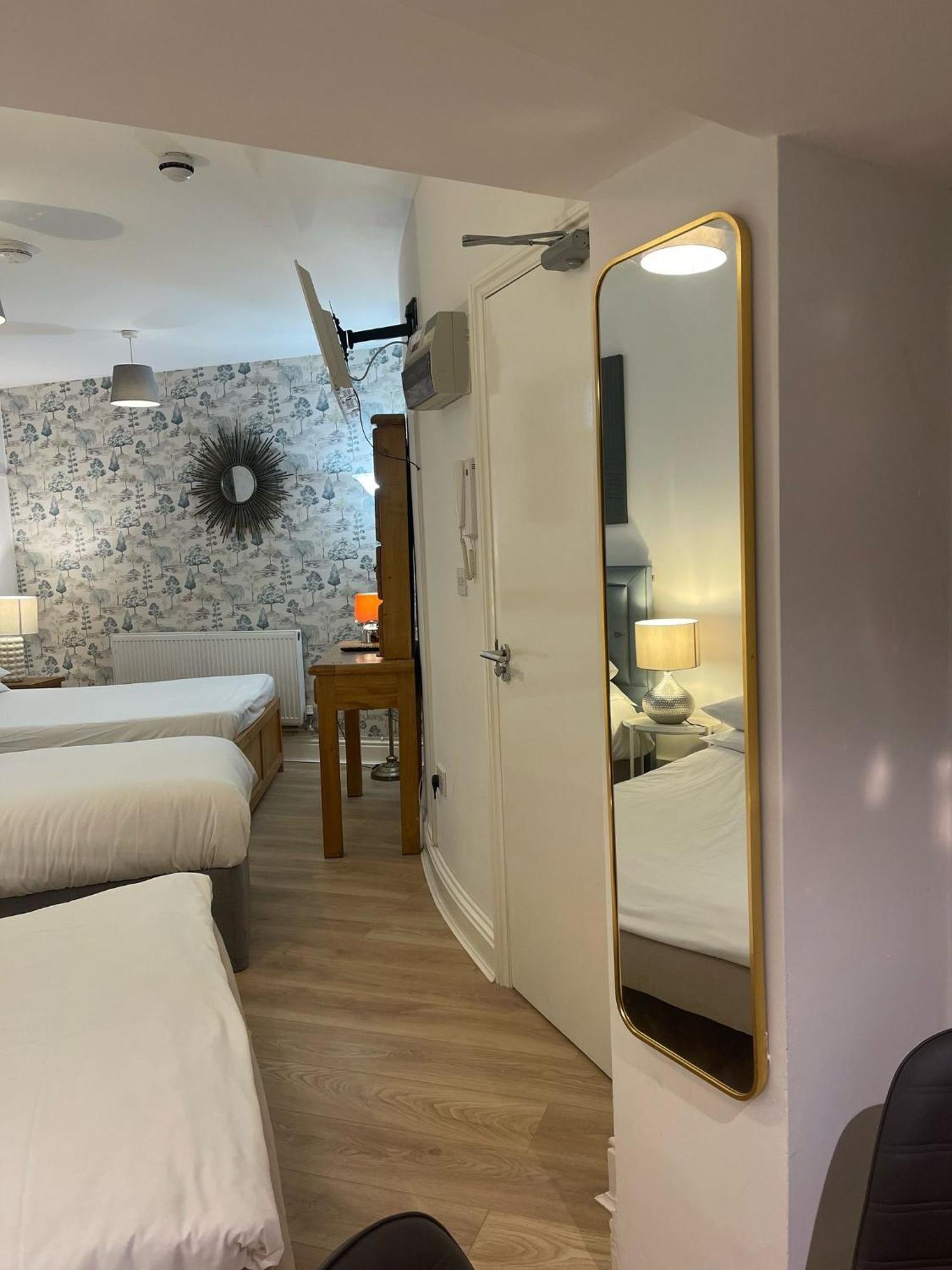 Quintuple Close To King's Cross Apartment *