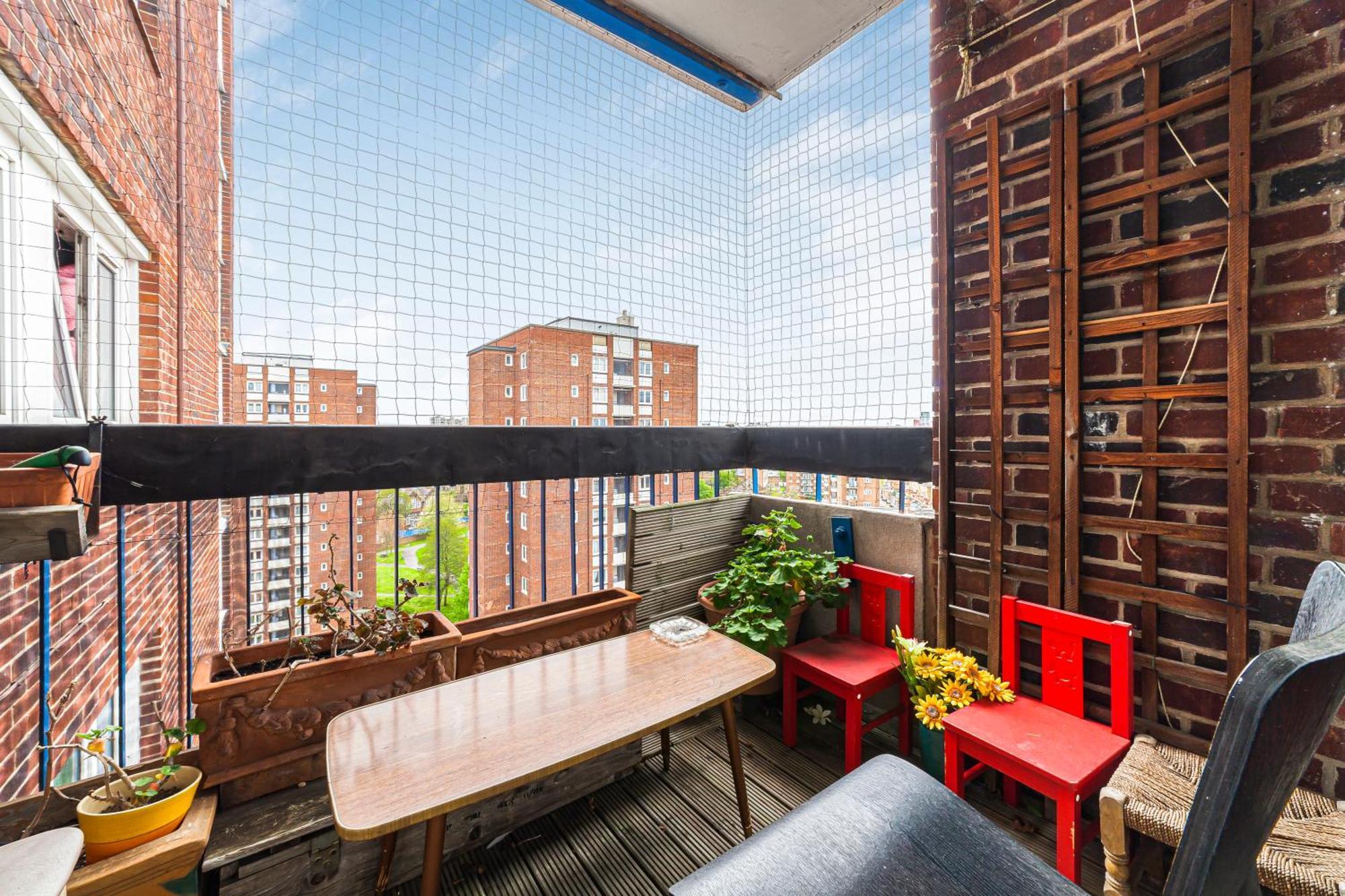 Apartment Elegant 1br Flat With Balcony & View, Walworth *