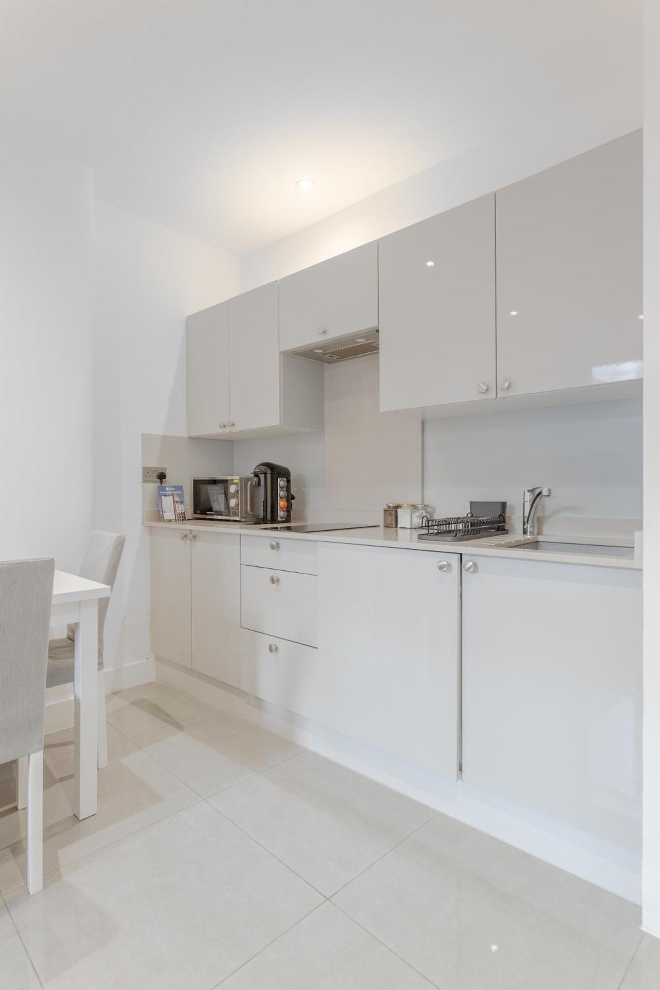 Apartment Westbourne Terrace London