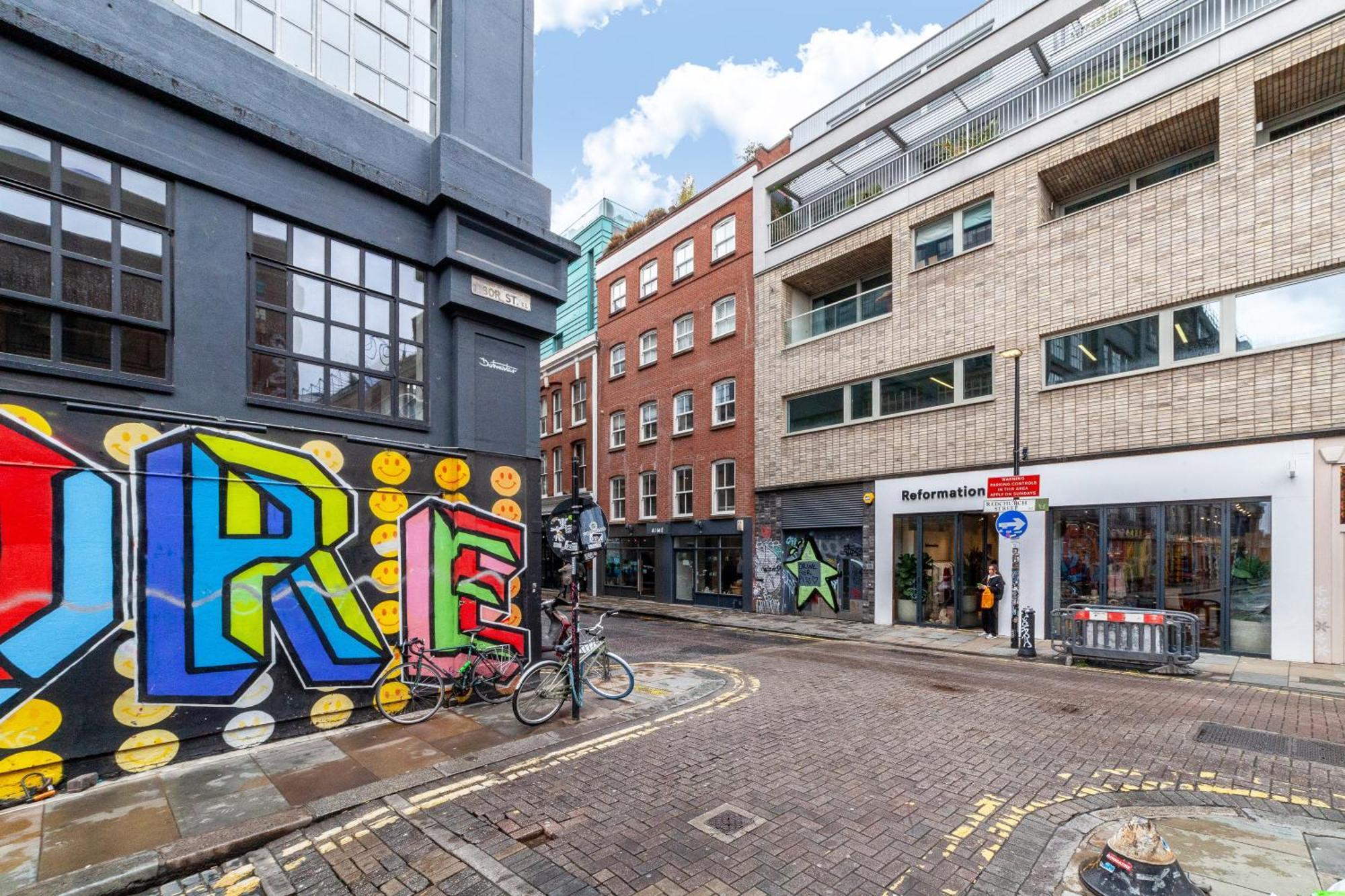 Charming 3br Shoreditch Duplex Loft With Balconies