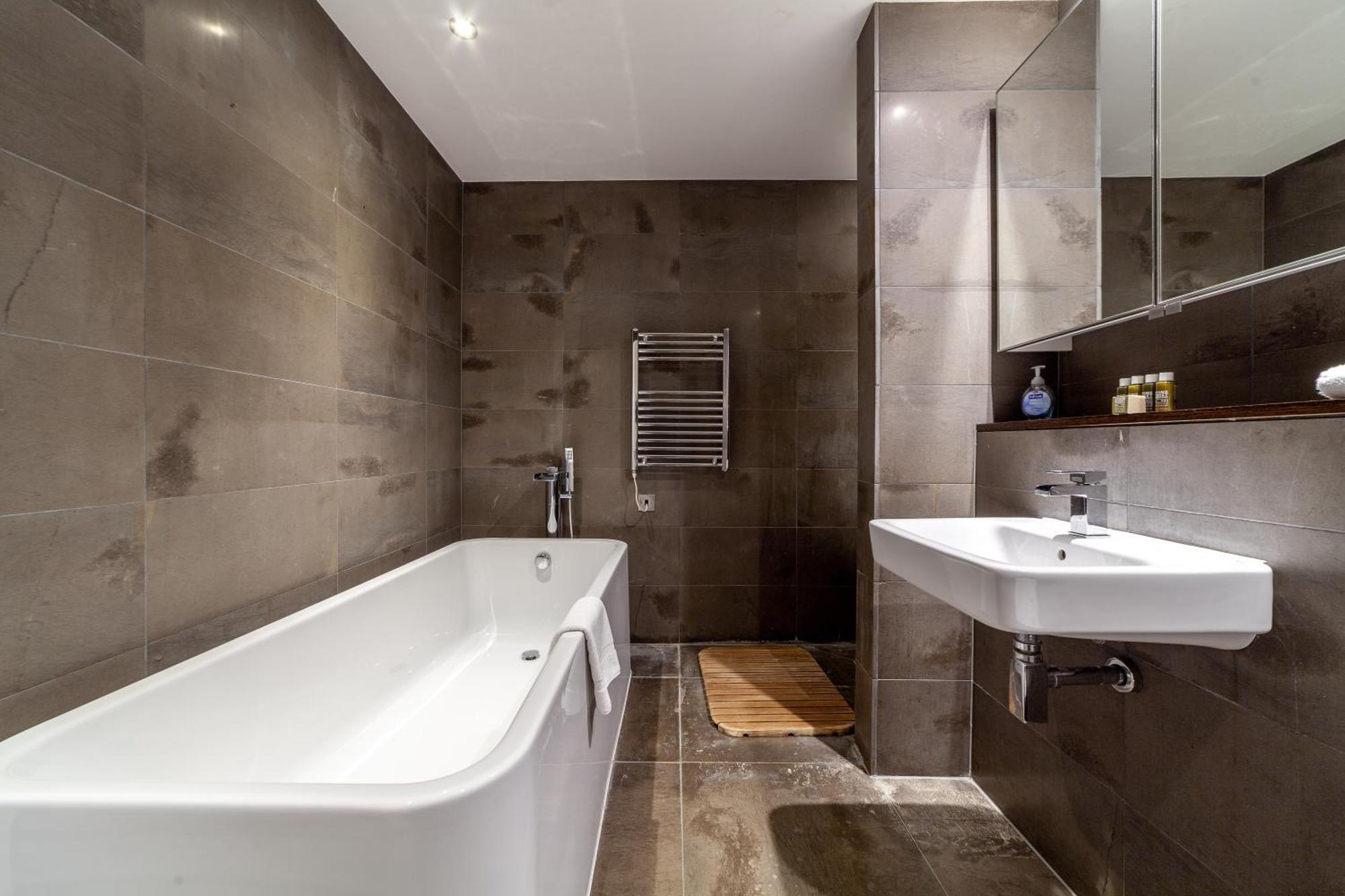 Charming 3br Shoreditch Duplex Loft With Balconies