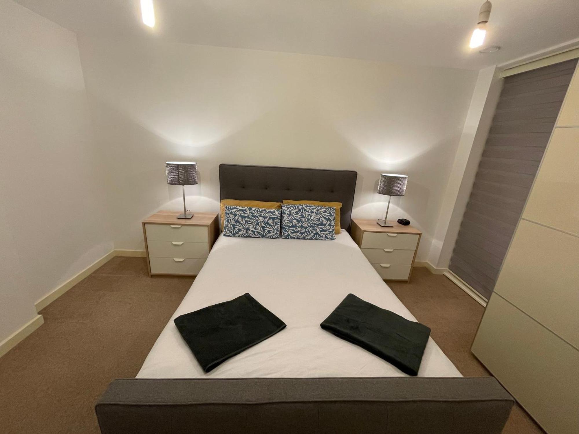 Apartment 2br-sleeps4-parking-balcony-nearcitycentre *