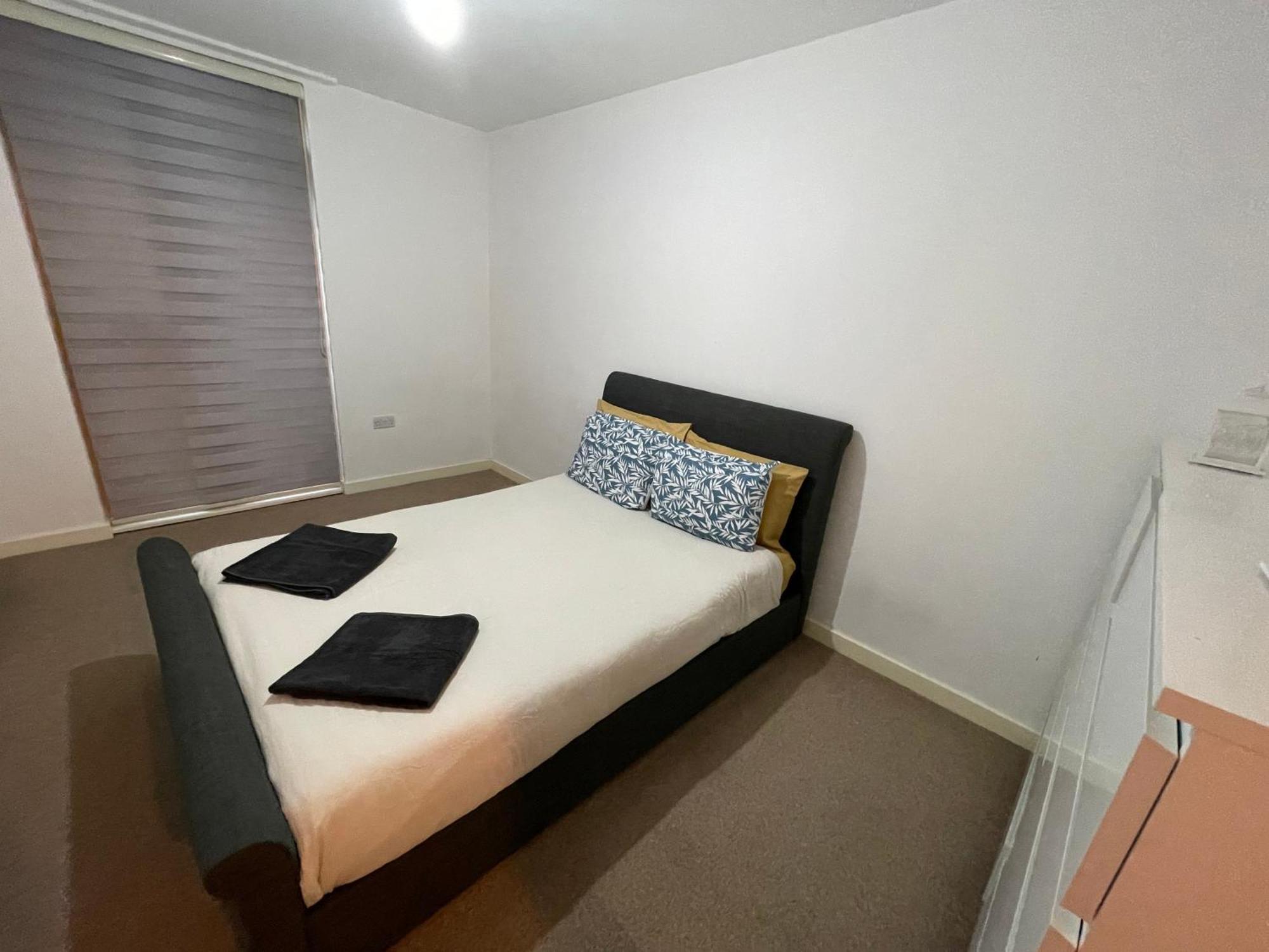 2br-sleeps4-parking-balcony-nearcitycentre Apartment *