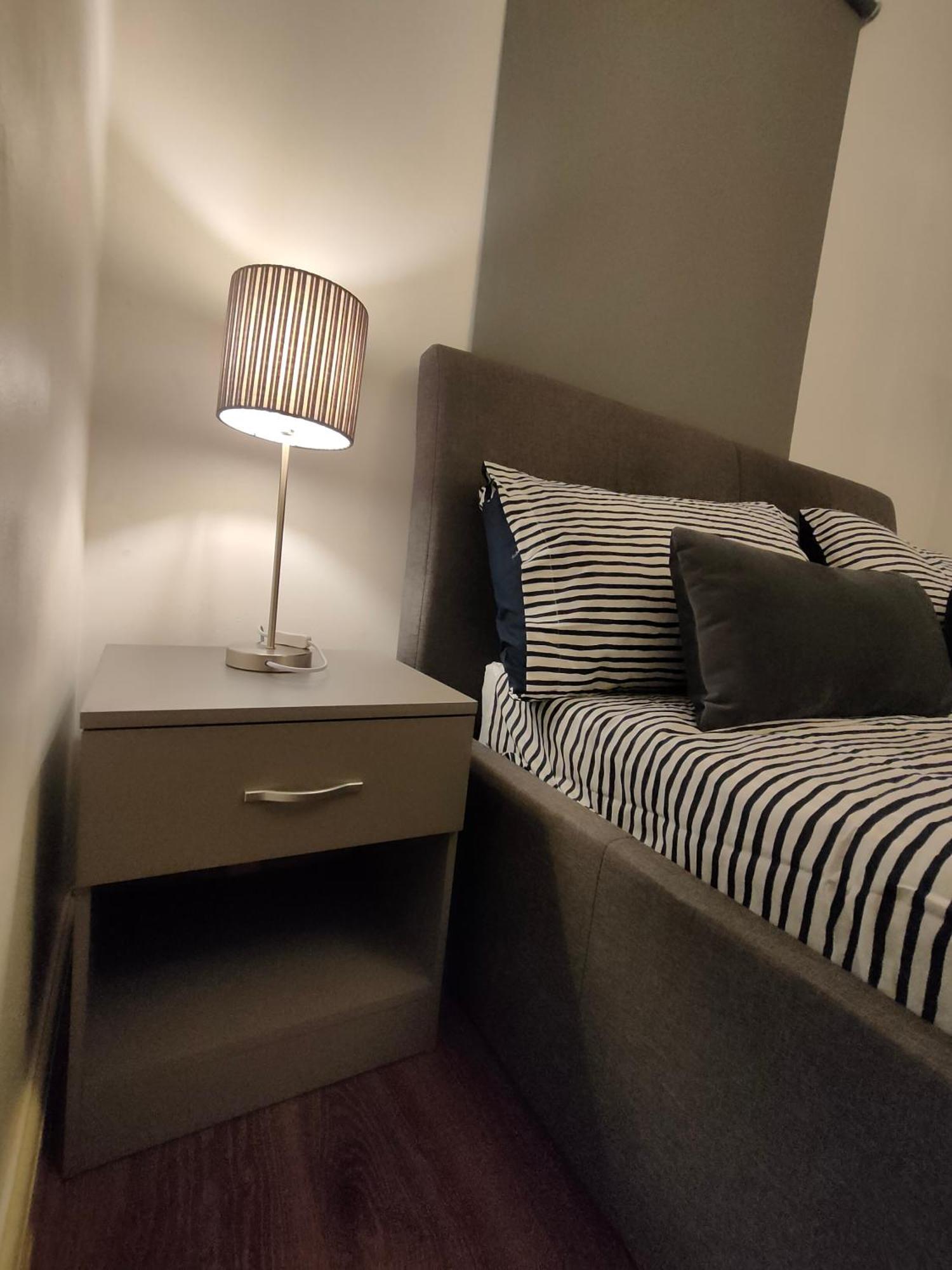 Free Parking 4 Beds Flat 15 Min Train To Victoria Bridge St Paul Cathedral London