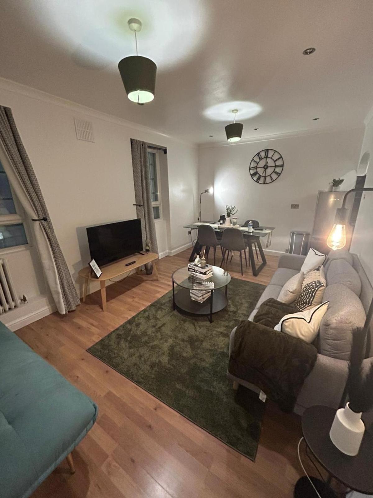 Apartment Sophisticated Paddington 2 Bedroom Prime Location *