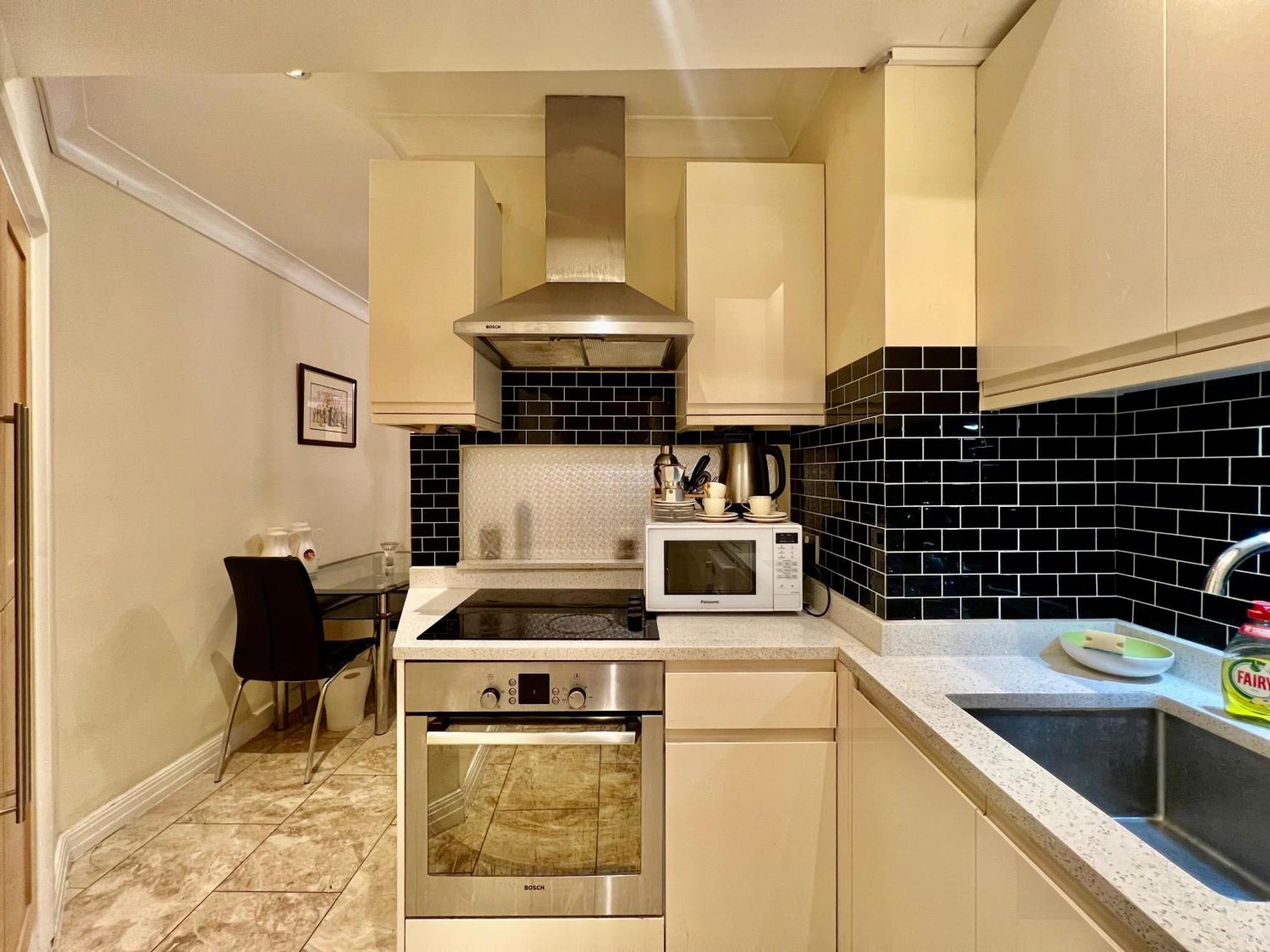 Princes Court Apartment *