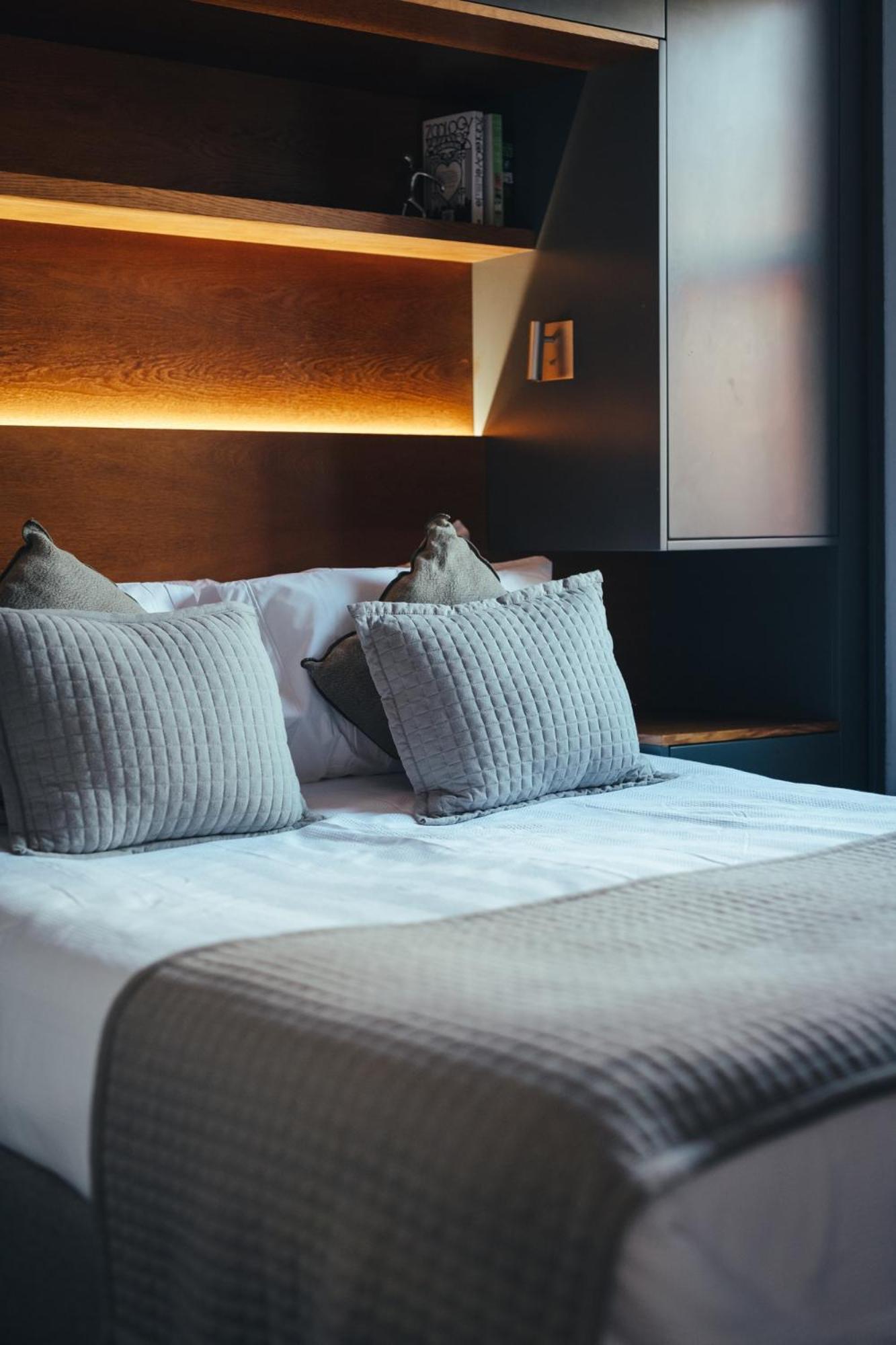 Luxury On Rupert Street Apartment *