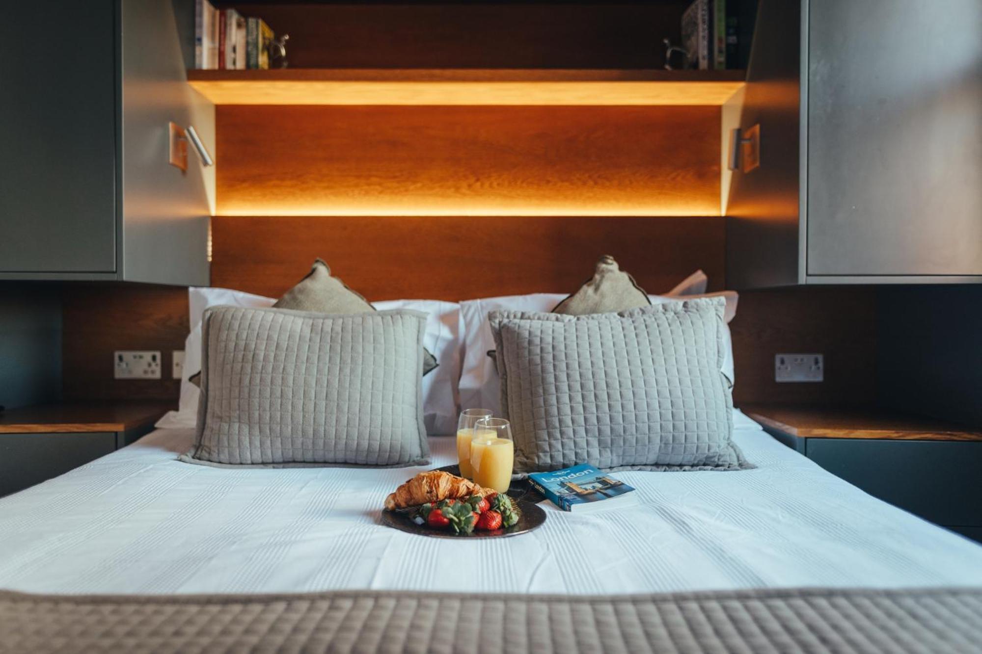 Luxury On Rupert Street Apartment London