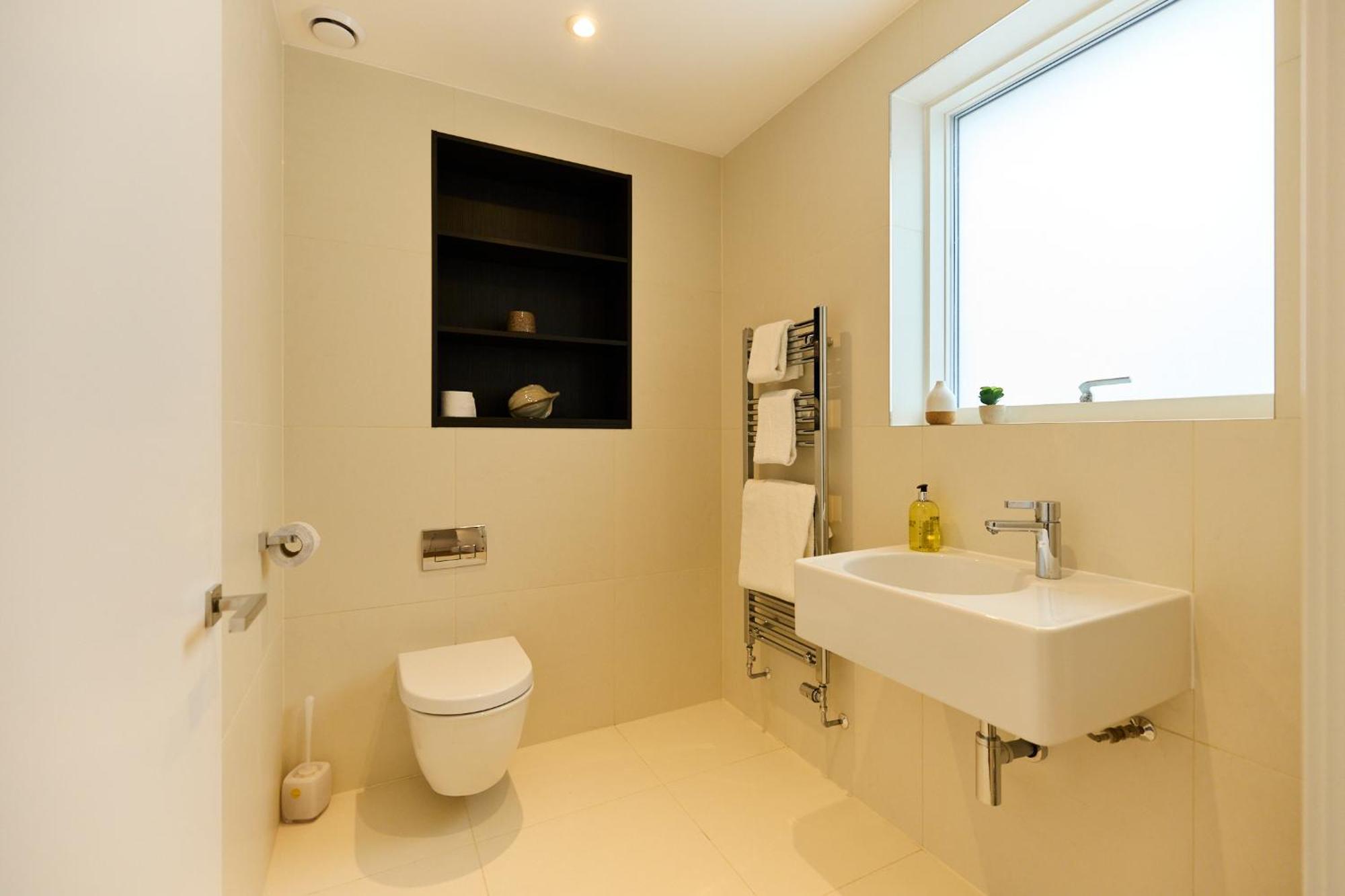 The Heathside Haven - Modern 3bdr With Garden Apartment *