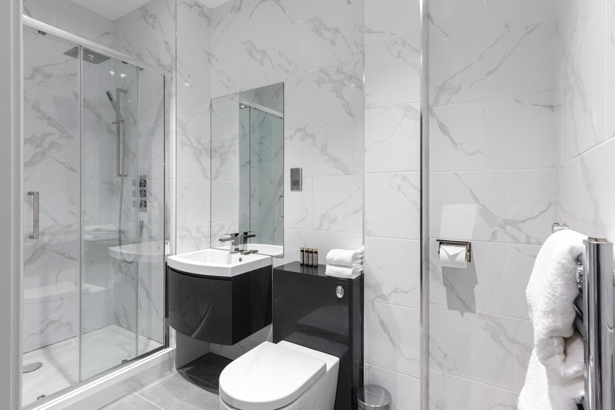 Aptel East 3* London