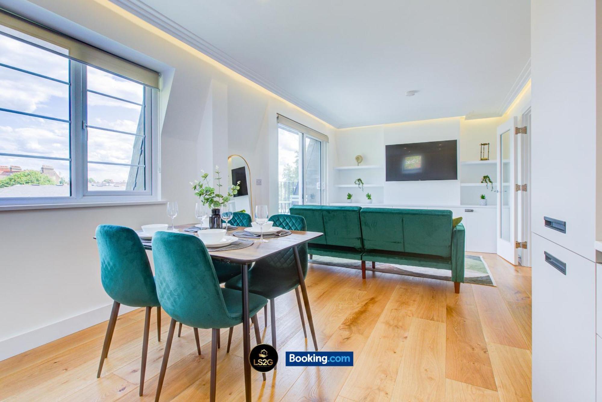 Stylish 2 Bedroom Flat By Ls2g Short Lets & Serviced Greater With Balcony And Easy Access Appartement