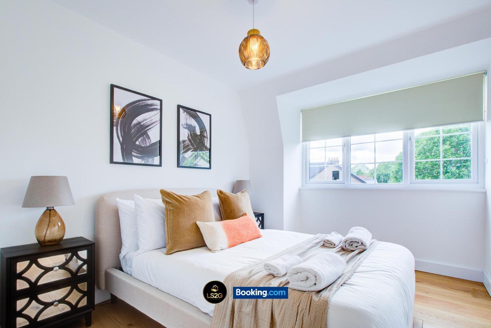 Appartement Stylish 2 Bedroom Flat By Ls2g Short Lets & Serviced Greater With Balcony And Easy Access Londen