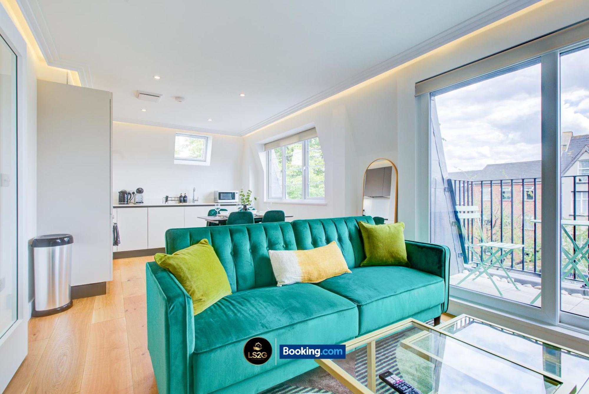 Appartement Stylish 2 Bedroom Flat By Ls2g Short Lets & Serviced Greater With Balcony And Easy Access Londen