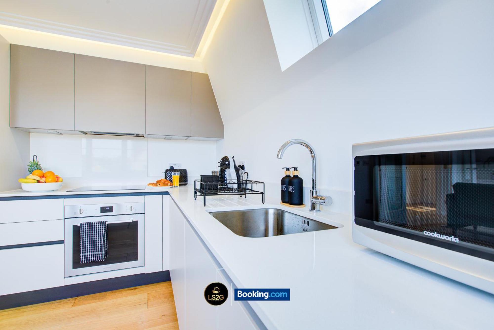 Appartement Stylish 2 Bedroom Flat By Ls2g Short Lets & Serviced Greater With Balcony And Easy Access *