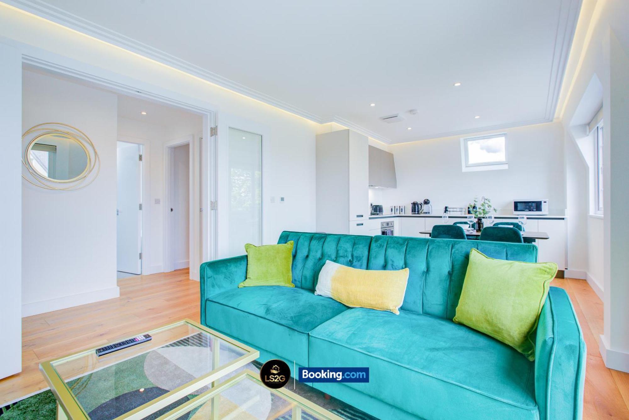 Appartement Stylish 2 Bedroom Flat By Ls2g Short Lets & Serviced Greater With Balcony And Easy Access Londen