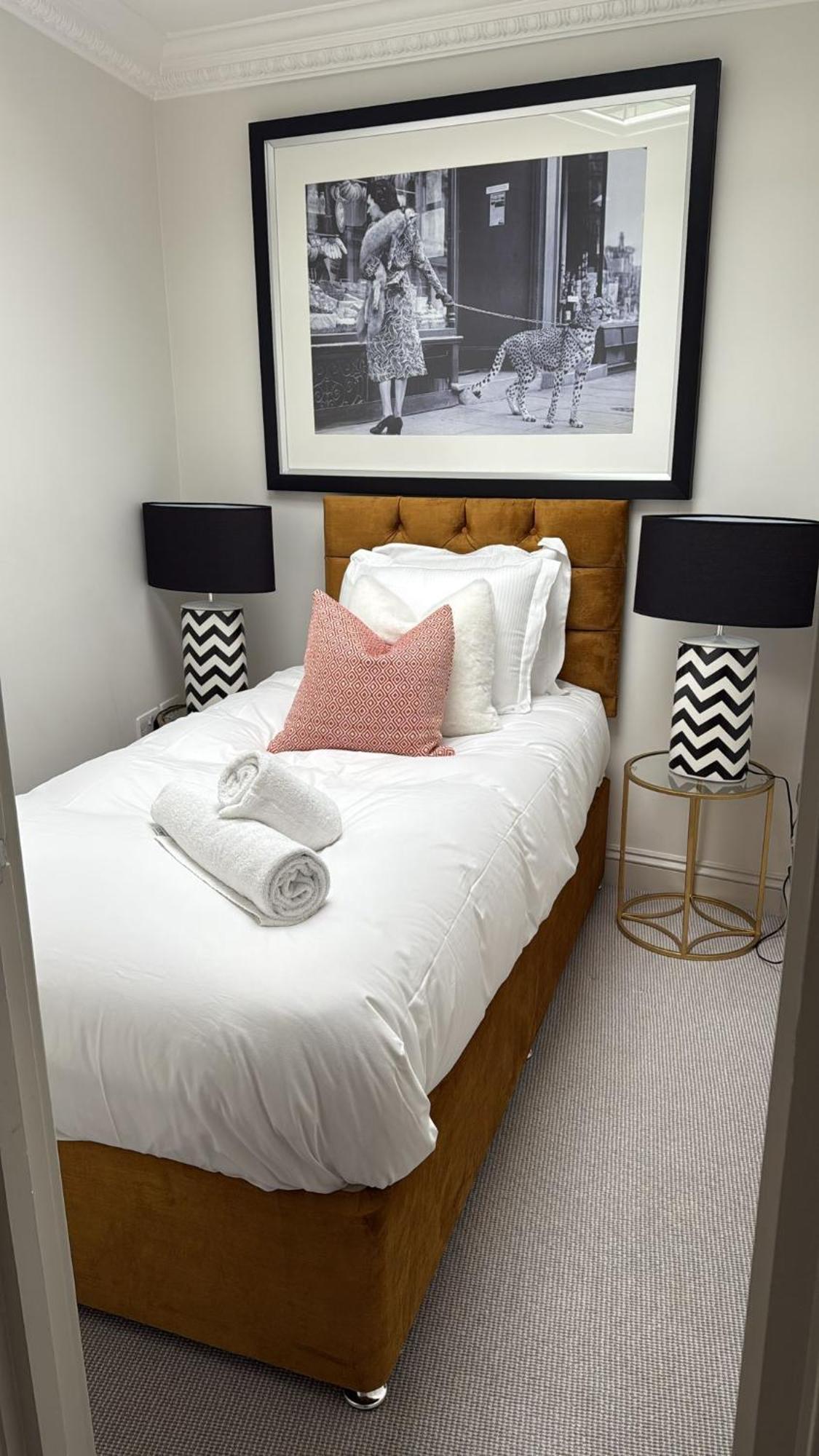 Modern 3 Bedroom Luxury House With Garage In * Londen