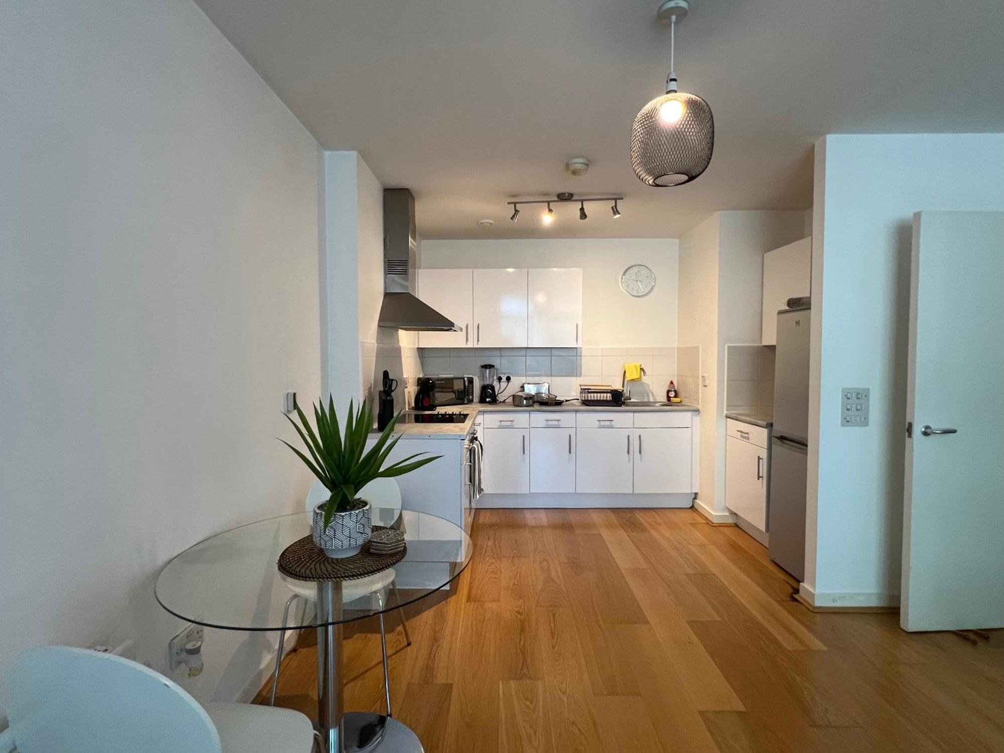 Apartment 1988 Homes - Greenwich