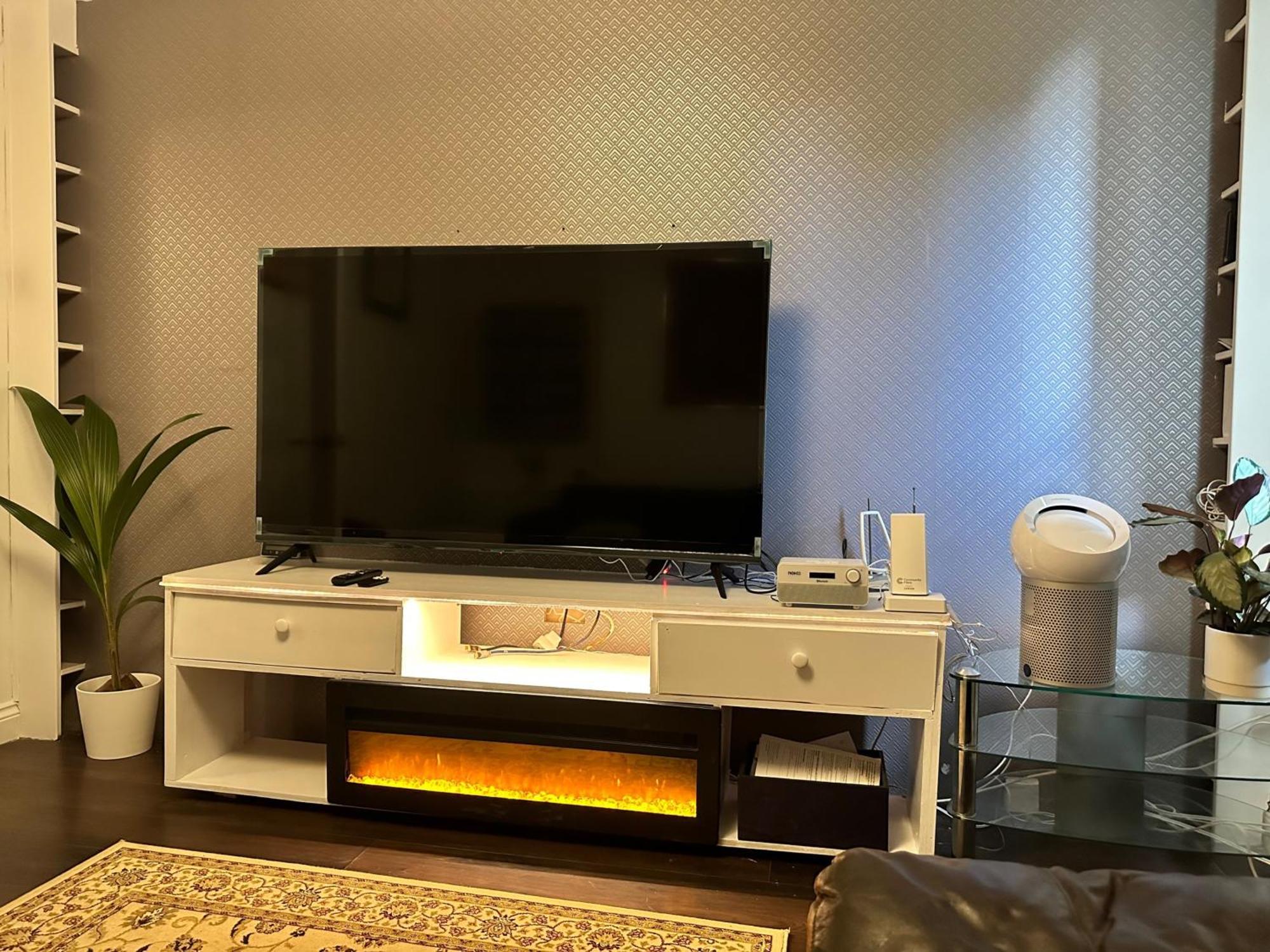 Stylish 1br W Fireplace & High-speed Wifi Apartment *