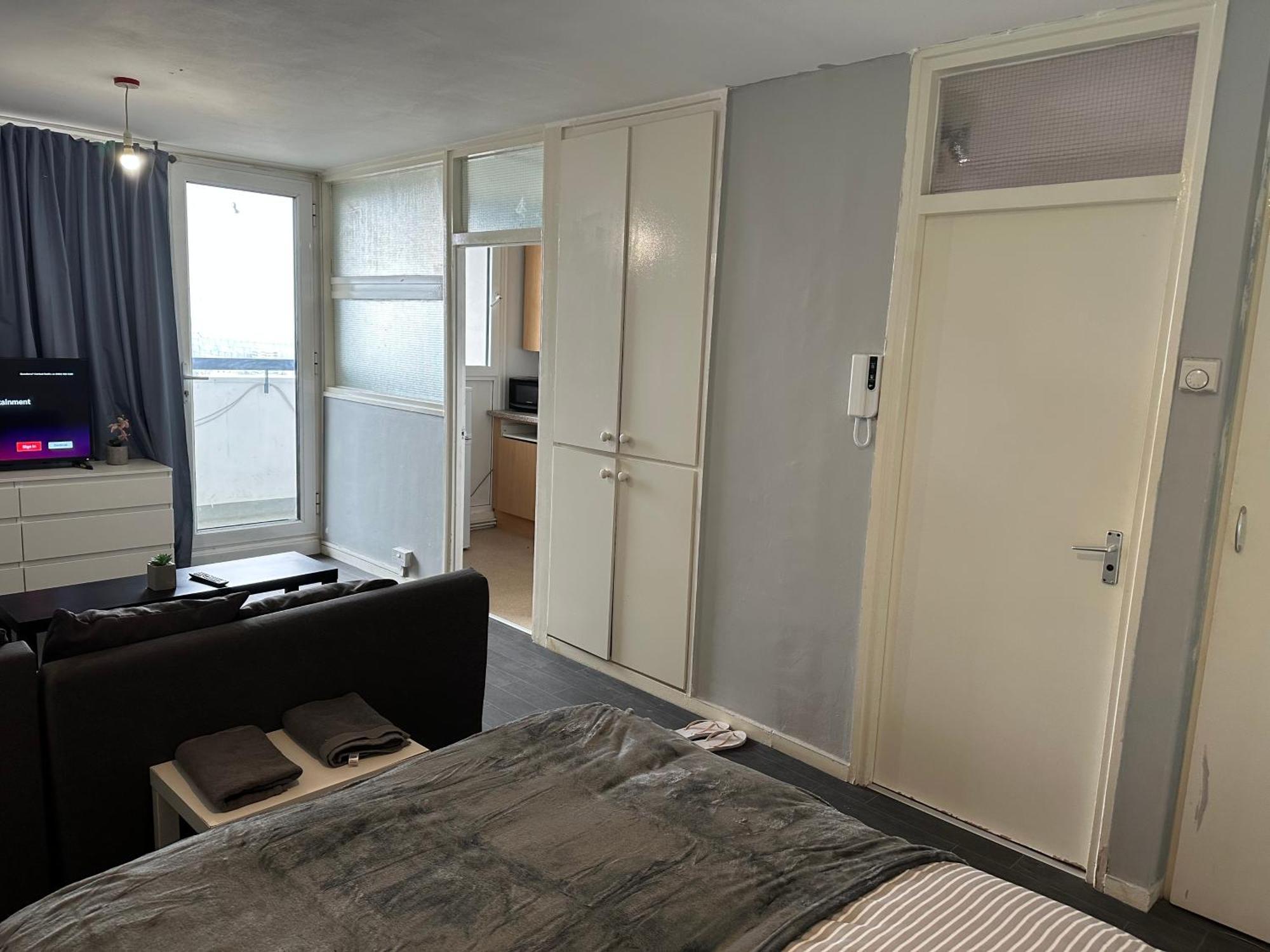 Apartment Oyes London