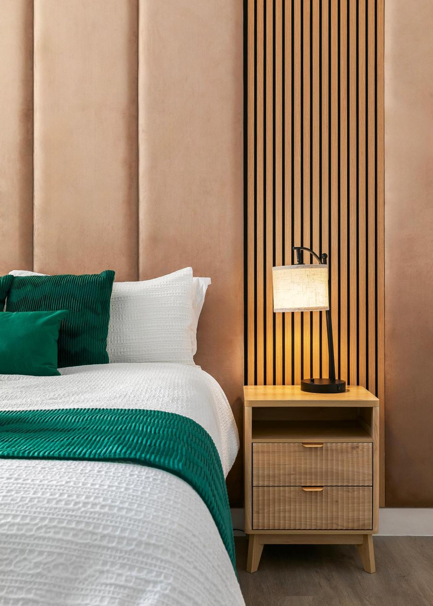 Stylish In Queens Park Apartment London