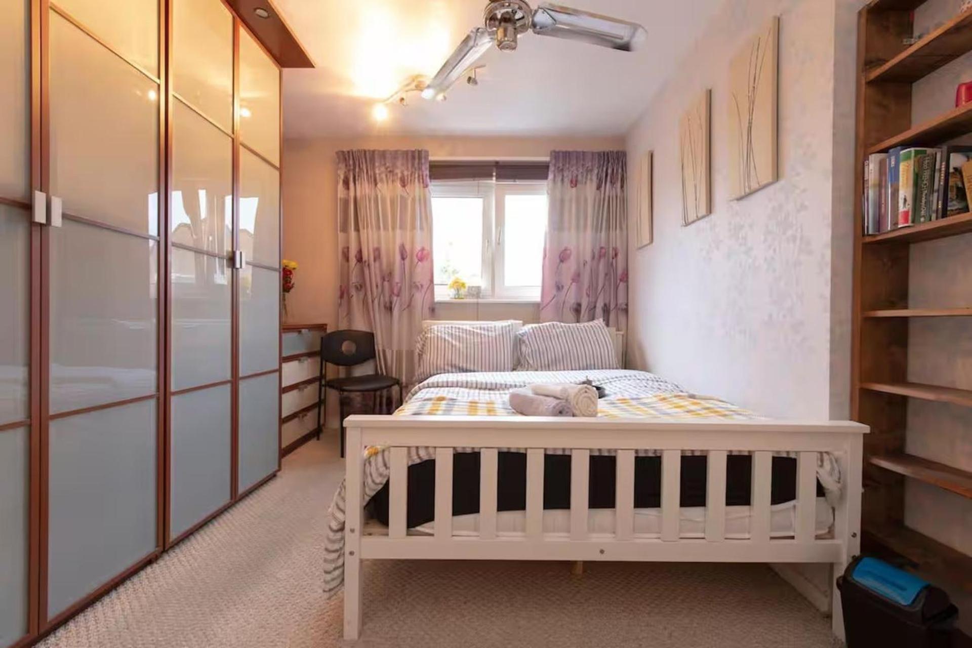 3br-sleeps9-parking-familyfriendly-nearexcel * London