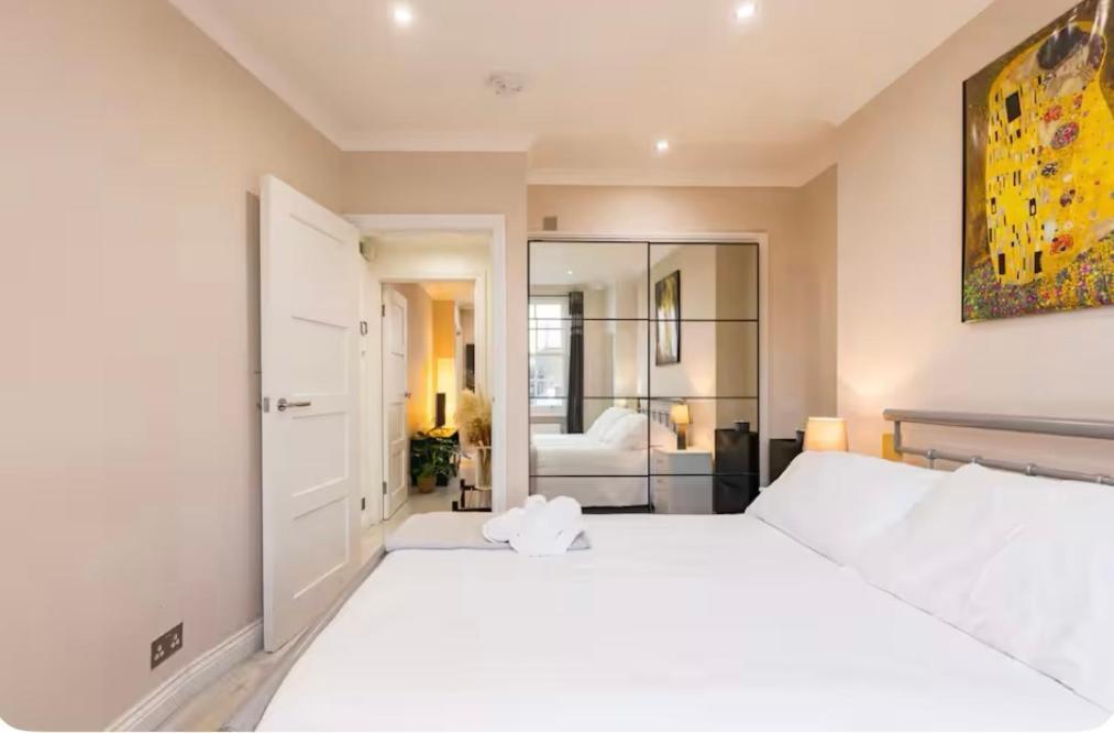 Flat In Notting Hill Apartment London