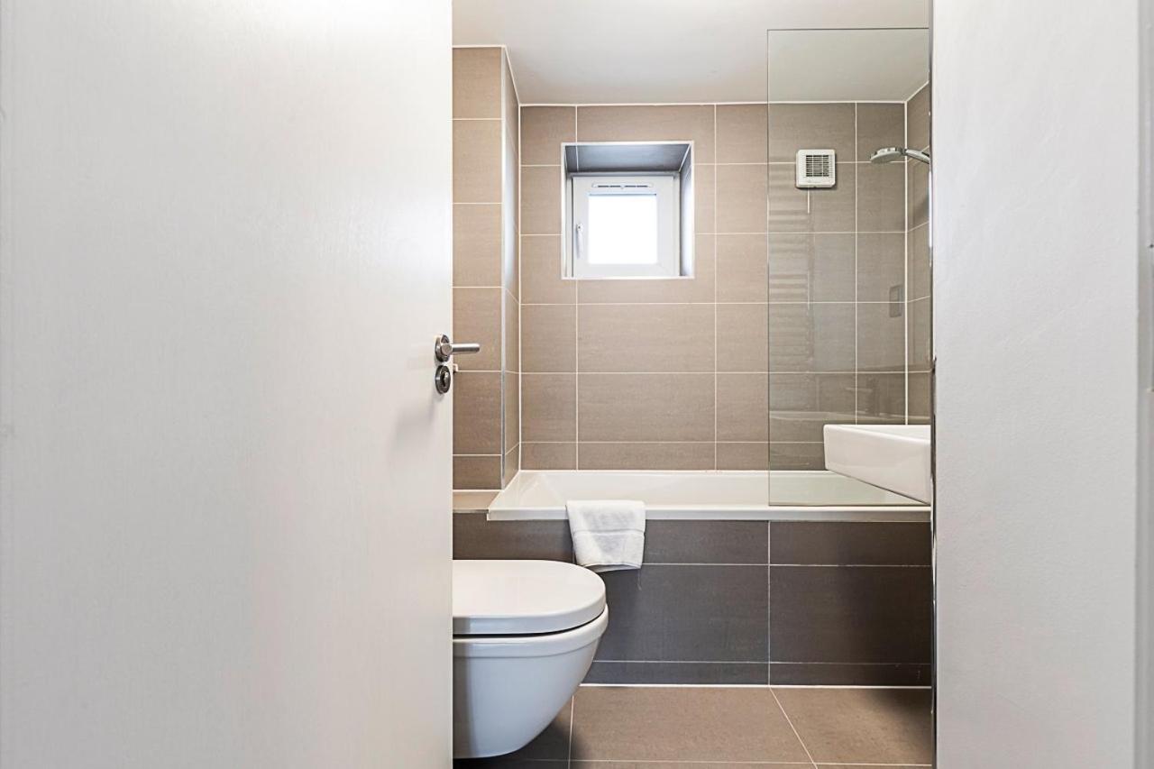 Comfy 2-bedroom With Balcony * London