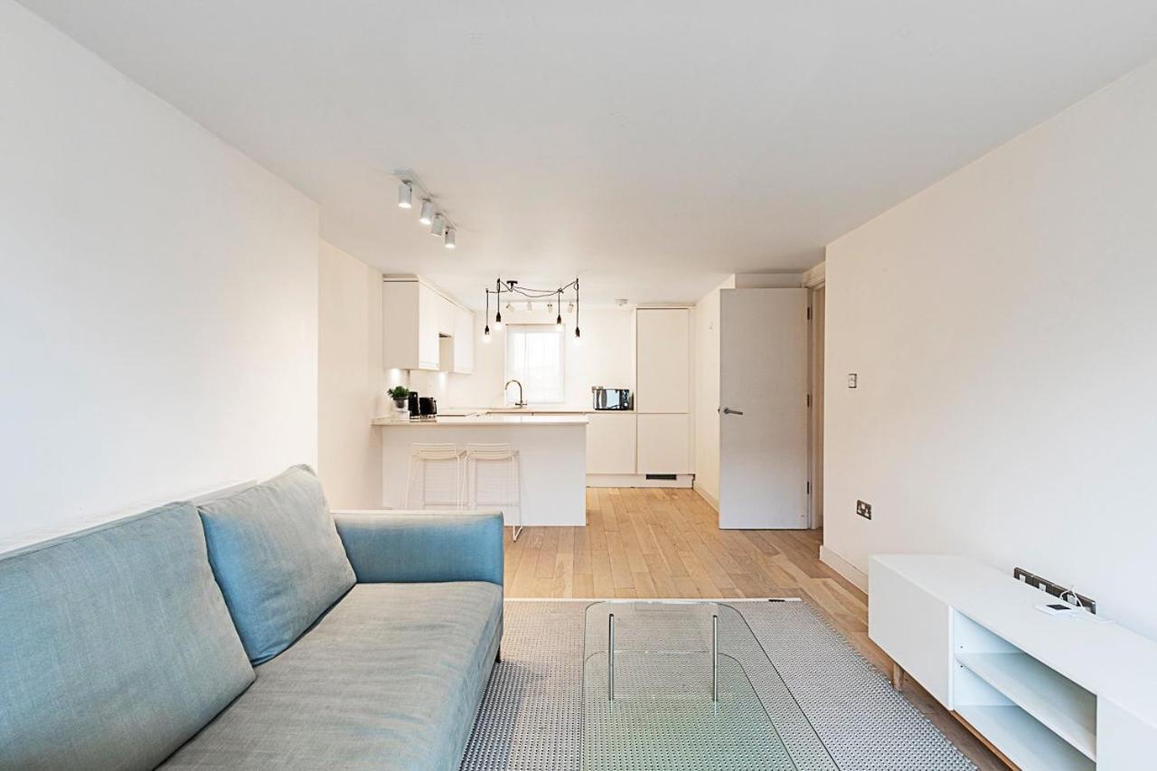 Comfy 2-bedroom With Balcony Apartment *